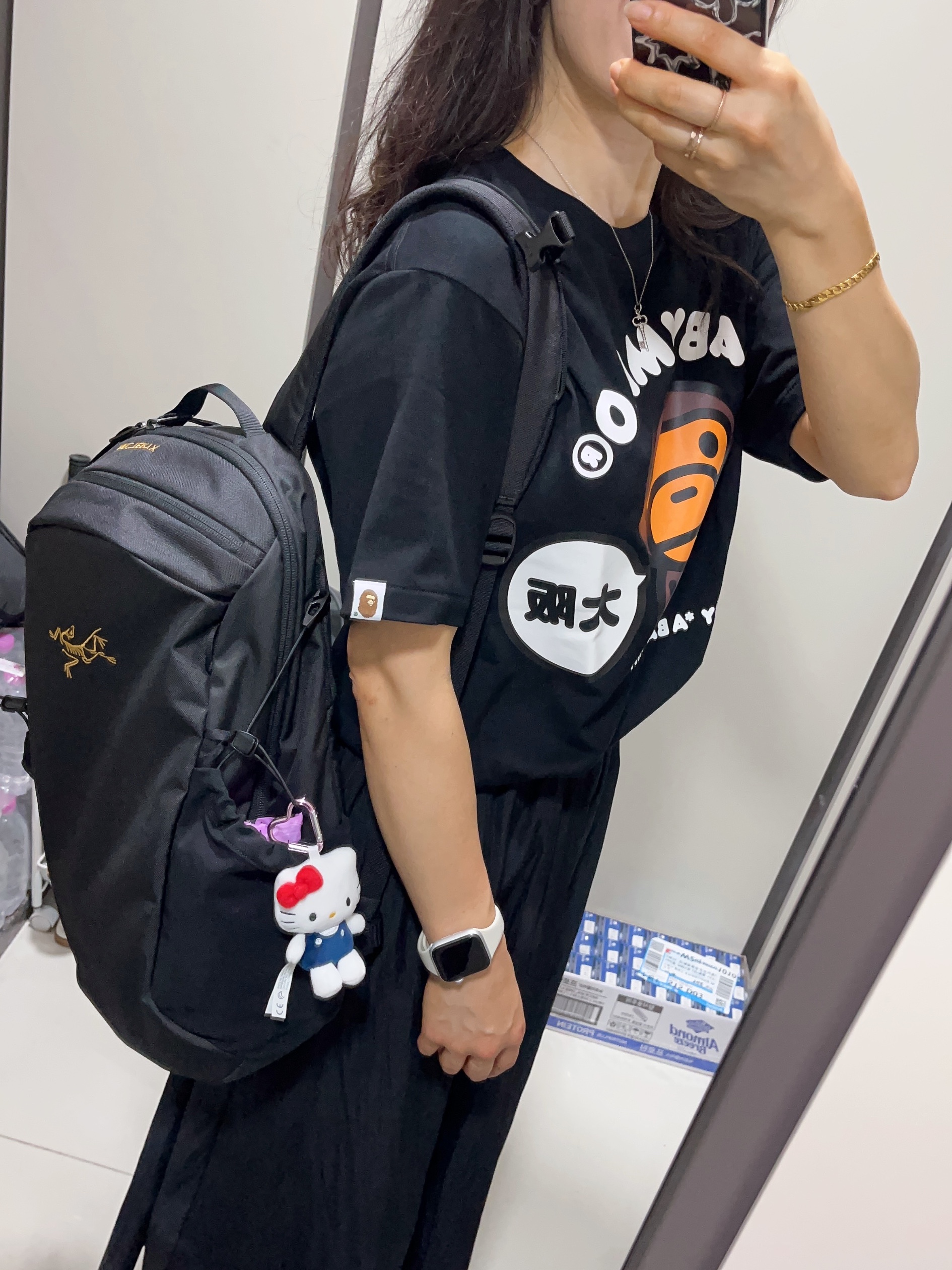 BAPE Japan Baby Milo T-Shirt #2 Black, Arc'teryx Mantis 16 Backpack Black 착용 스타일 - 6