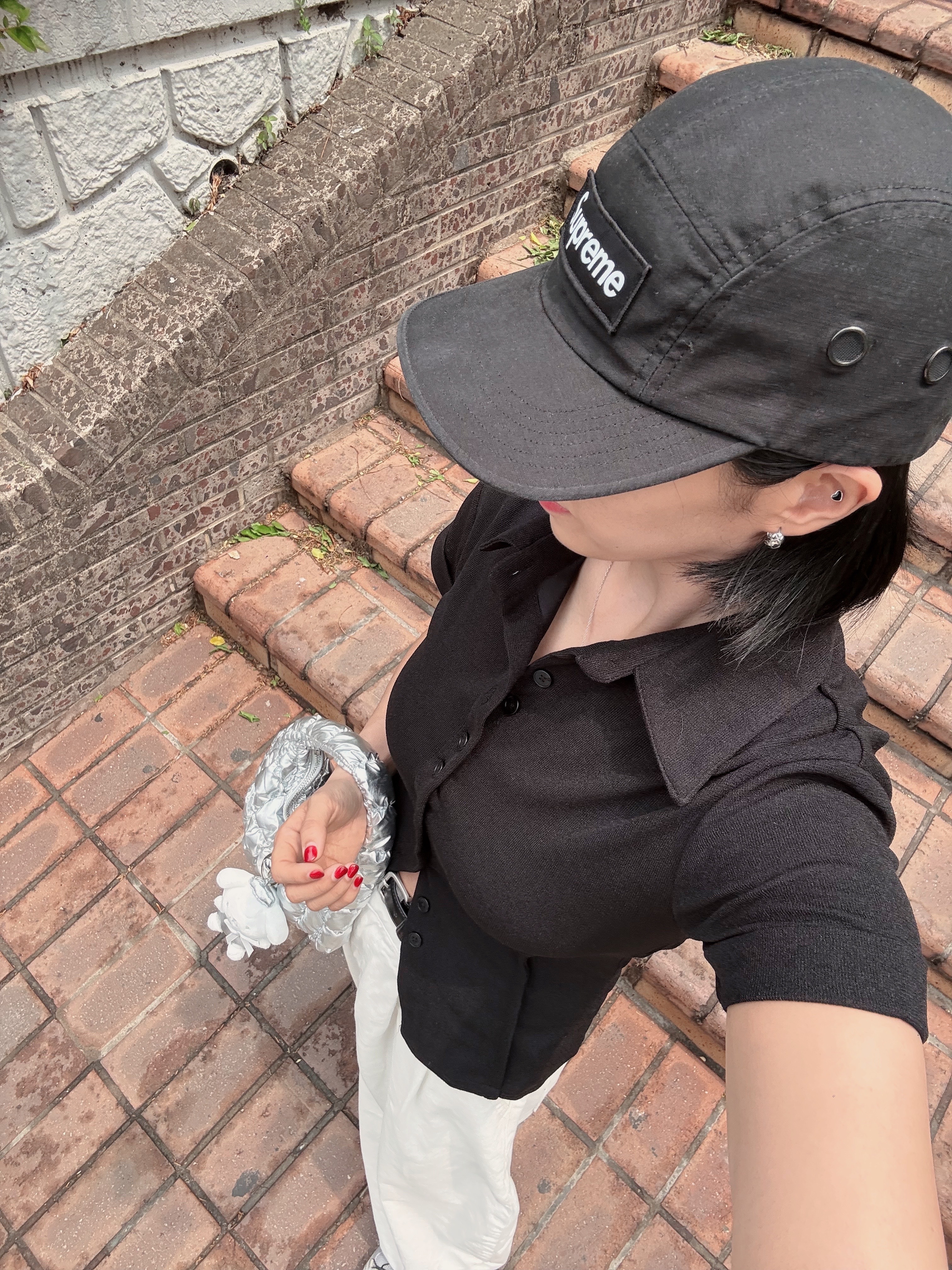 Supreme Military Camp Cap Black - 24SS, COS Quilted Micro Bag Silver 착용 스타일 - 1