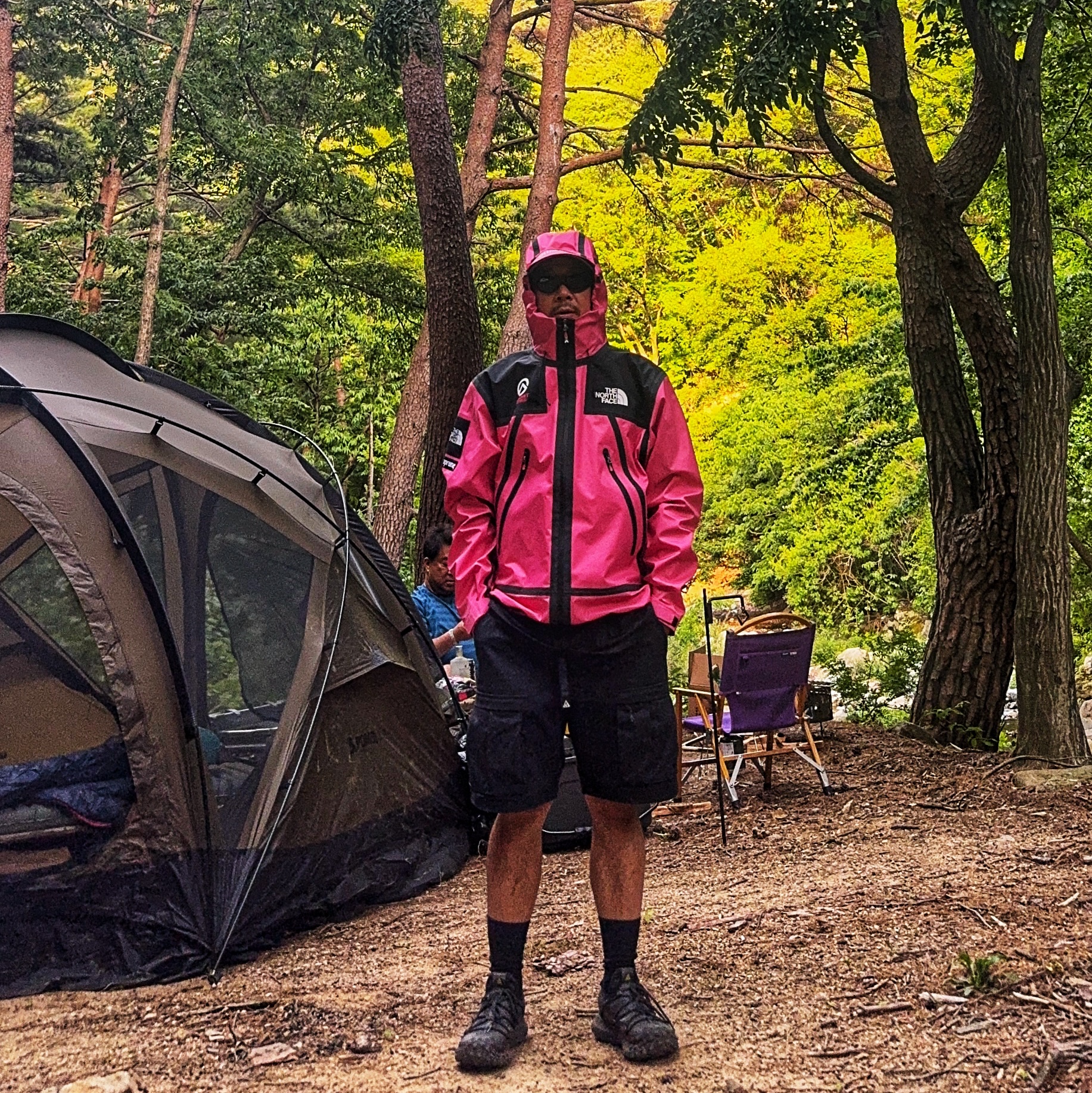 Supreme x The North Face Summit Series Outer Tape Seam Jacket Pink - 21SS, Oakley Eye Jacket Redux Matte Black Frame Prizm Grey Lenses High Bridge Fit 착용 스타일 - 2