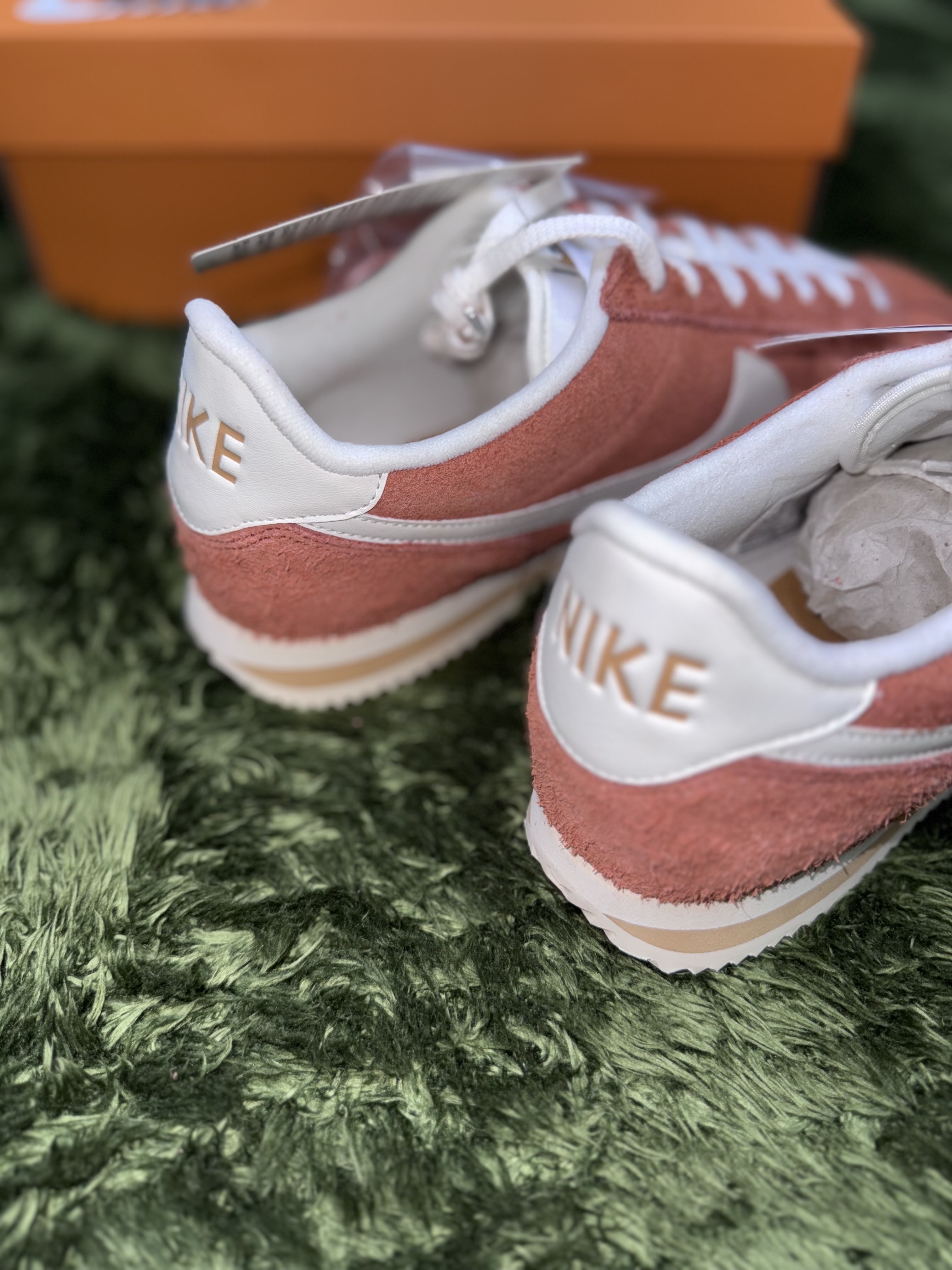 Nike Cortez SE Dark Russet Flax 착용 스타일 - 6