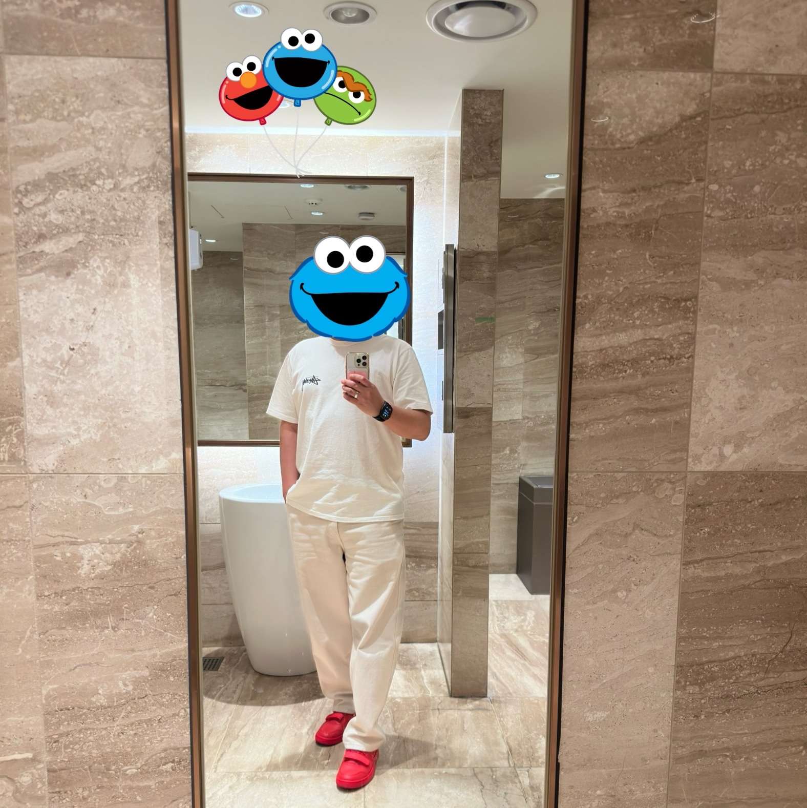 Stussy Toucan T-Shirt White, Nike x Billie Eilish Air Alpha Force 88 Fire Red 착용 스타일