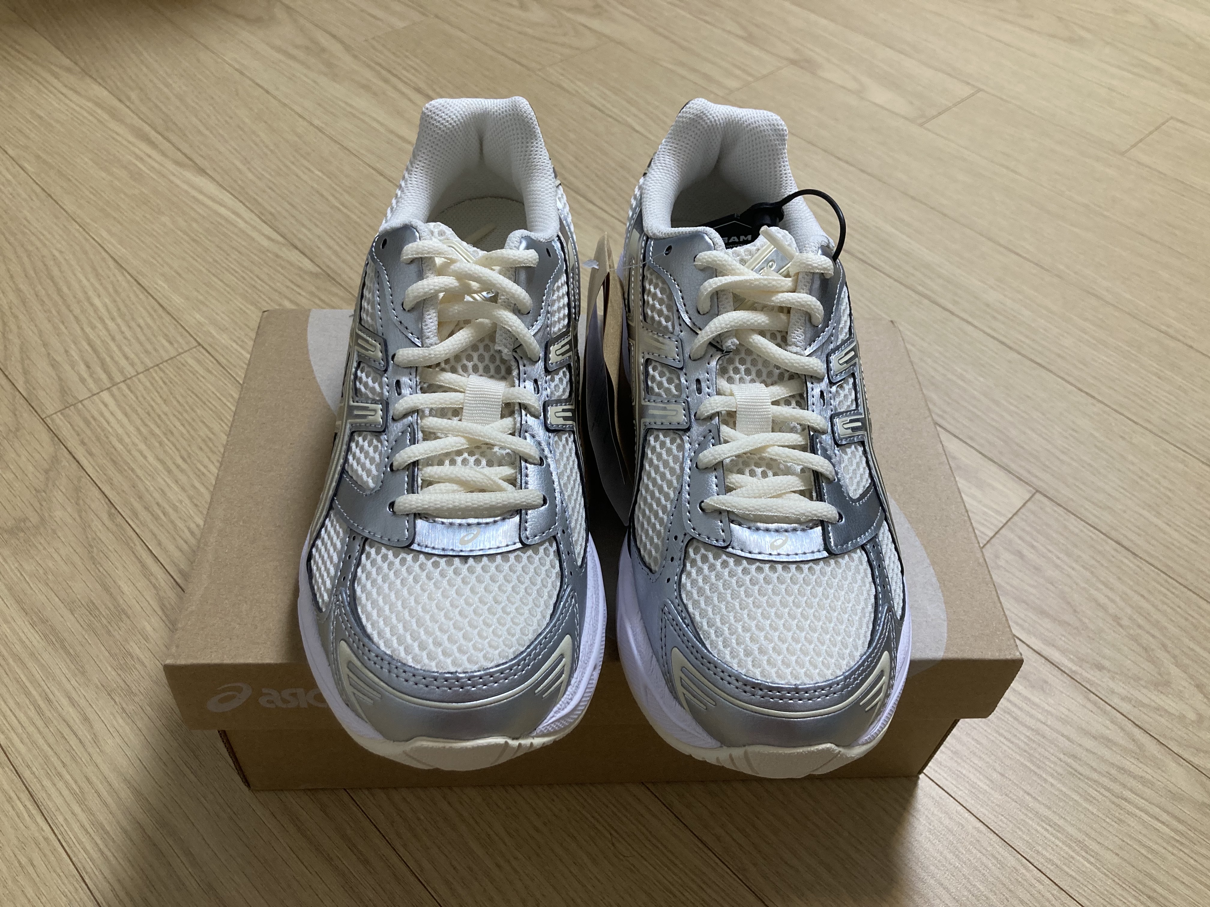(W) Asics Gel-1130 Cream Pure Silver 착용 스타일 - 1