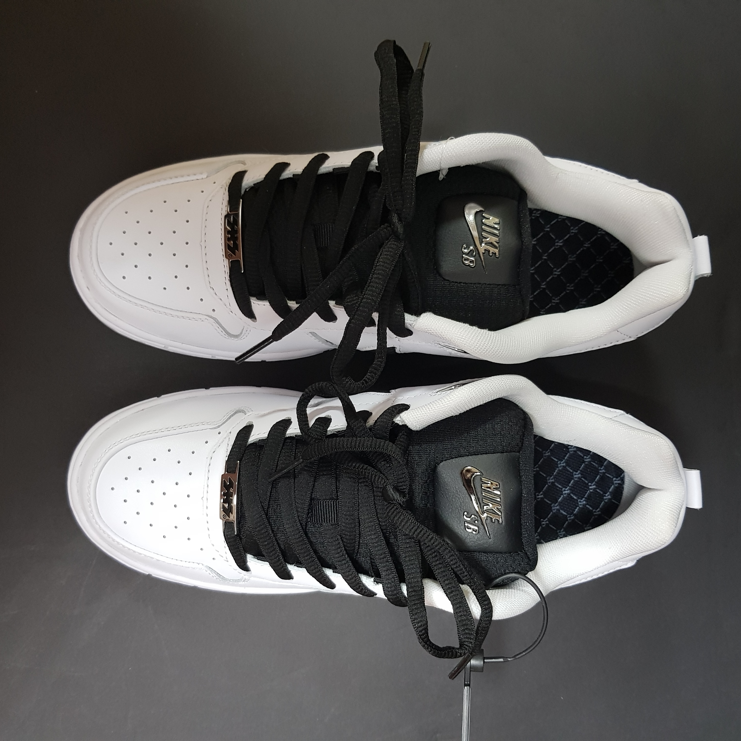 Nike x Paul Rodriguez SB Air Zoom Low White and Black 착용 스타일 - 3