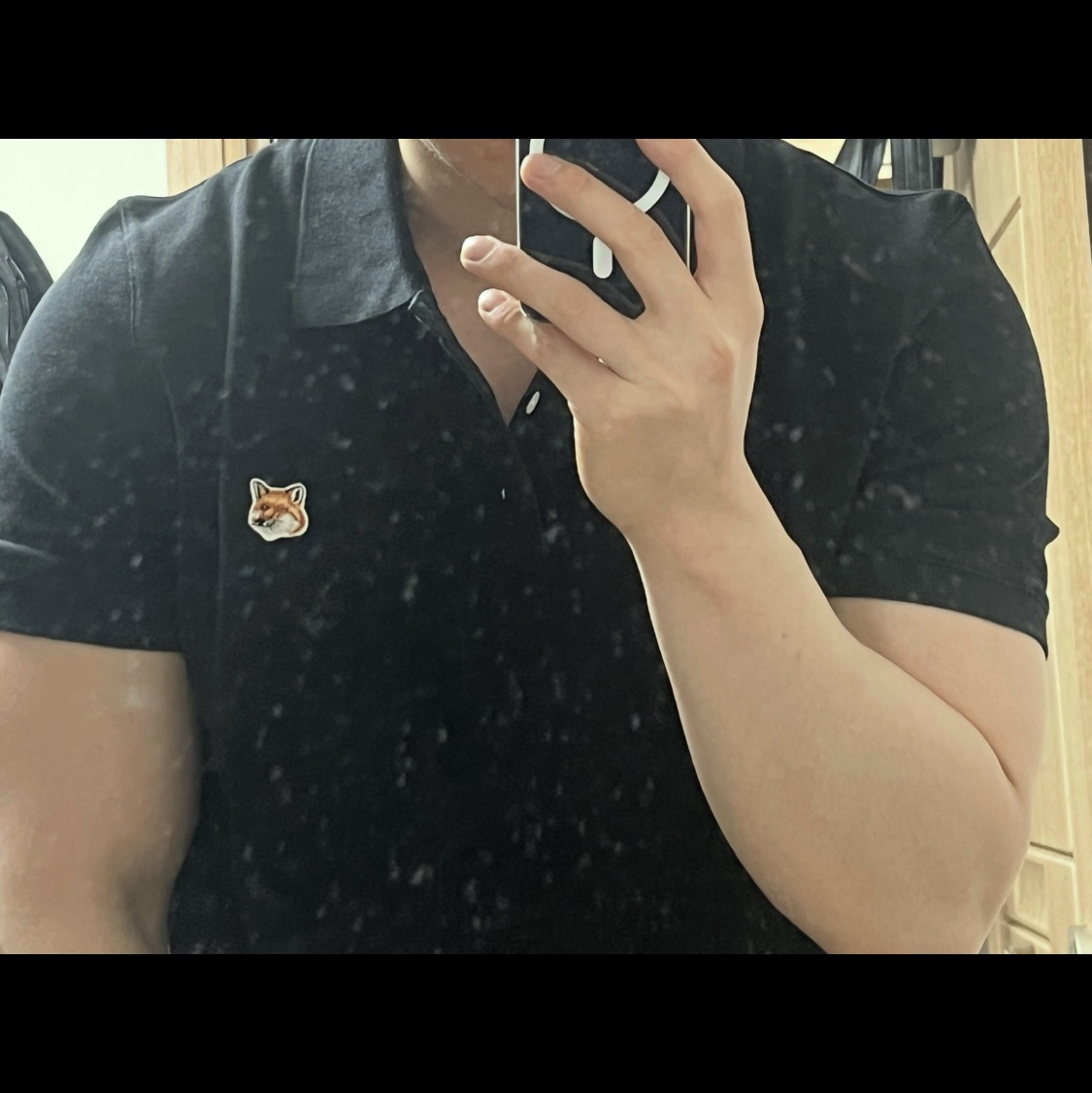 Maison Kitsune Fox Head Patch Polo Black 착용 스타일