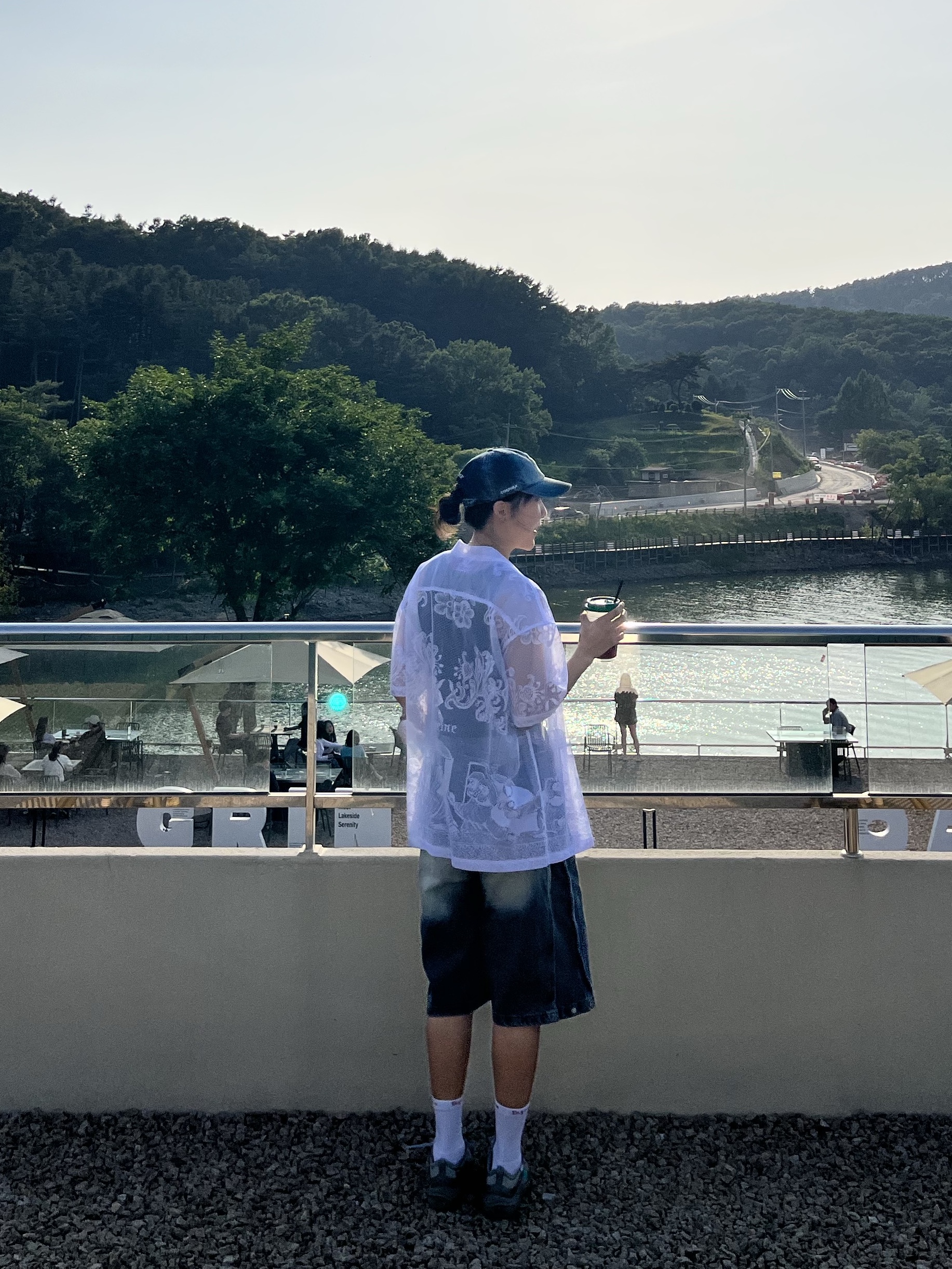 Supreme Cordura Denim S Logo 6-Panel Bleached Indigo - 25SS, Supreme Last Supper Lace S/S Shirt White - 25SS 착용 스타일