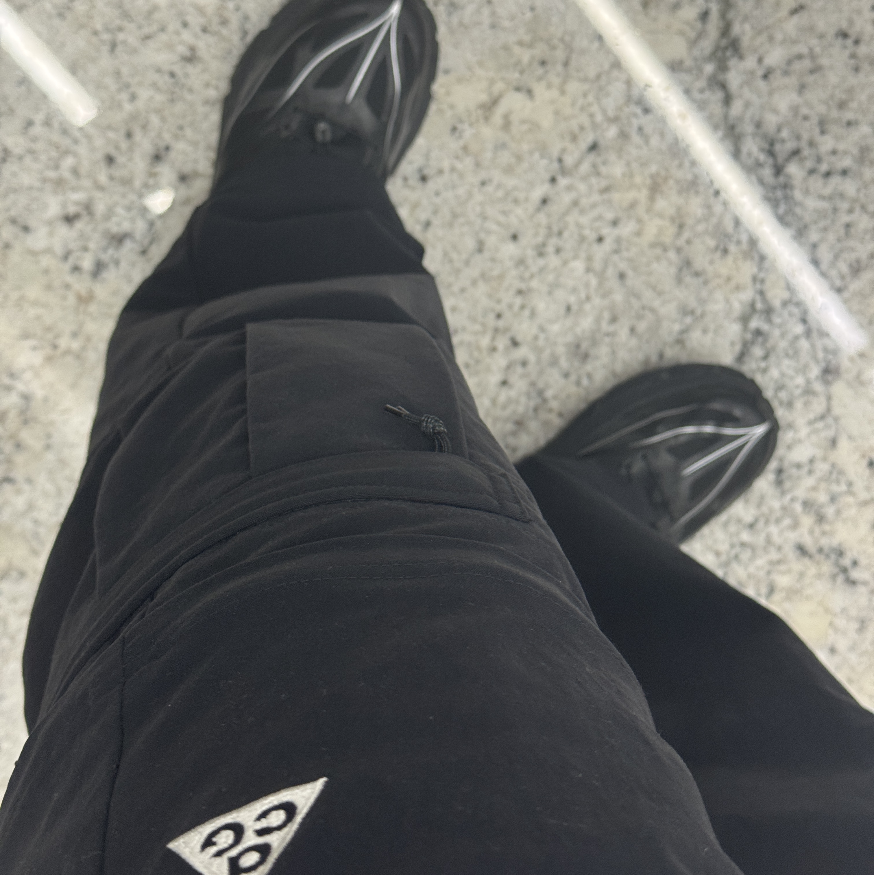 Hoka Mafate Speed 4 Lite Black Outer Orbit, (W) Nike ACG Smith Summit Zip-Off Pants Black - Asia 착용 스타일