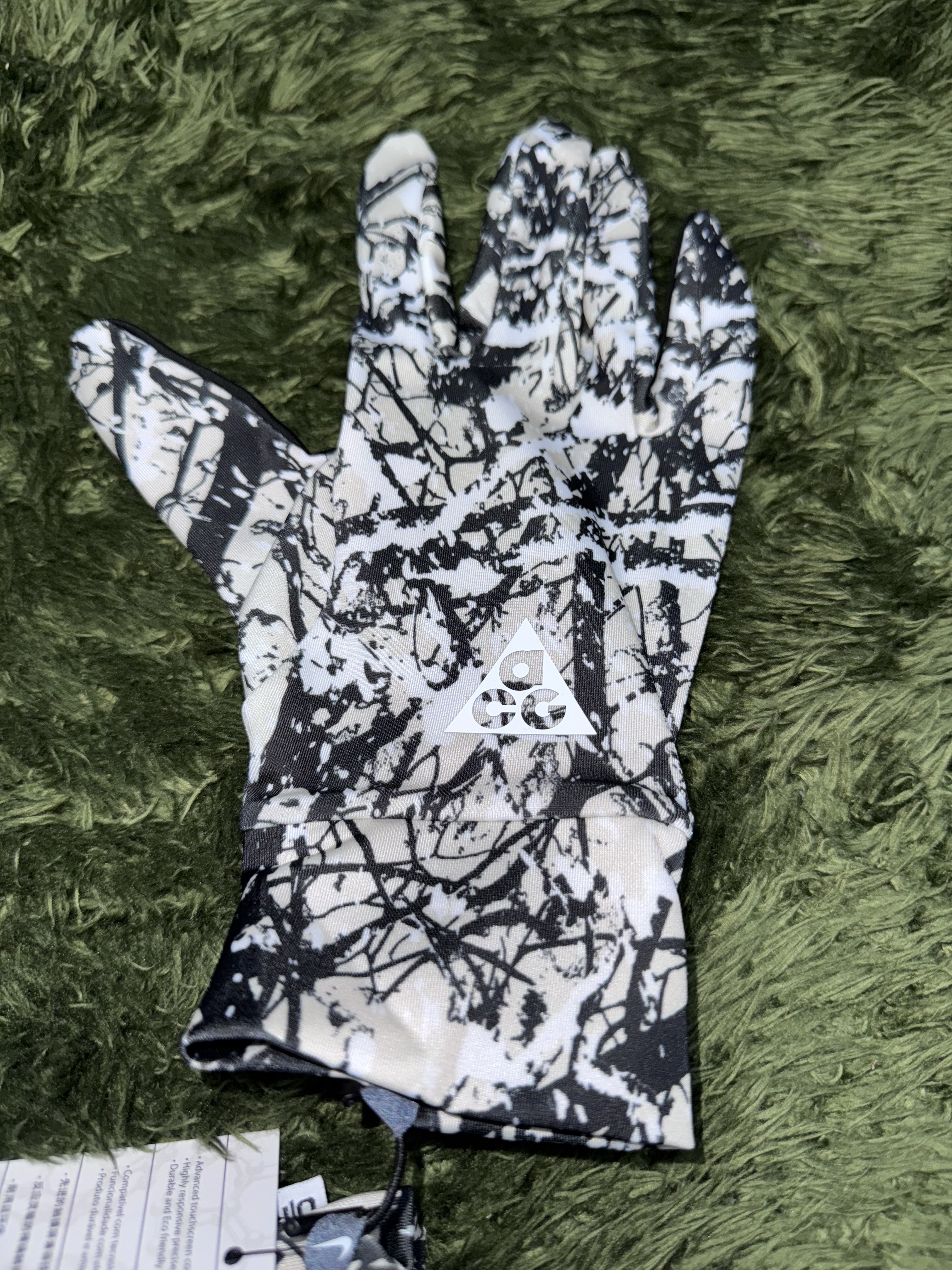 Nike ACG Dri-Fit Lightweight Gloves Light Orewood Brown Black 착용 스타일 - 3