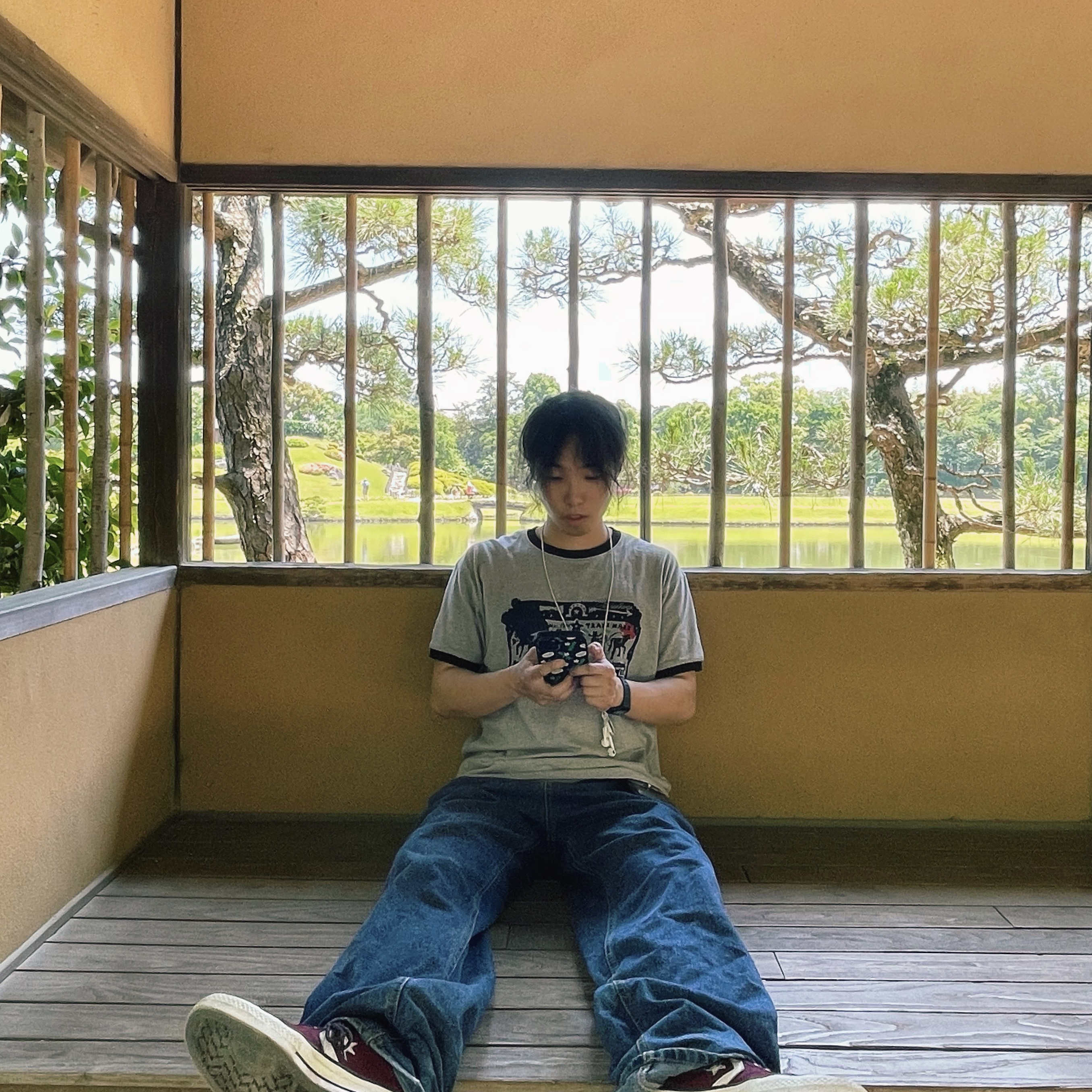 Thevinylhouse Cowboy Pictogram Ringer Tee Grey 착용 스타일 - 2