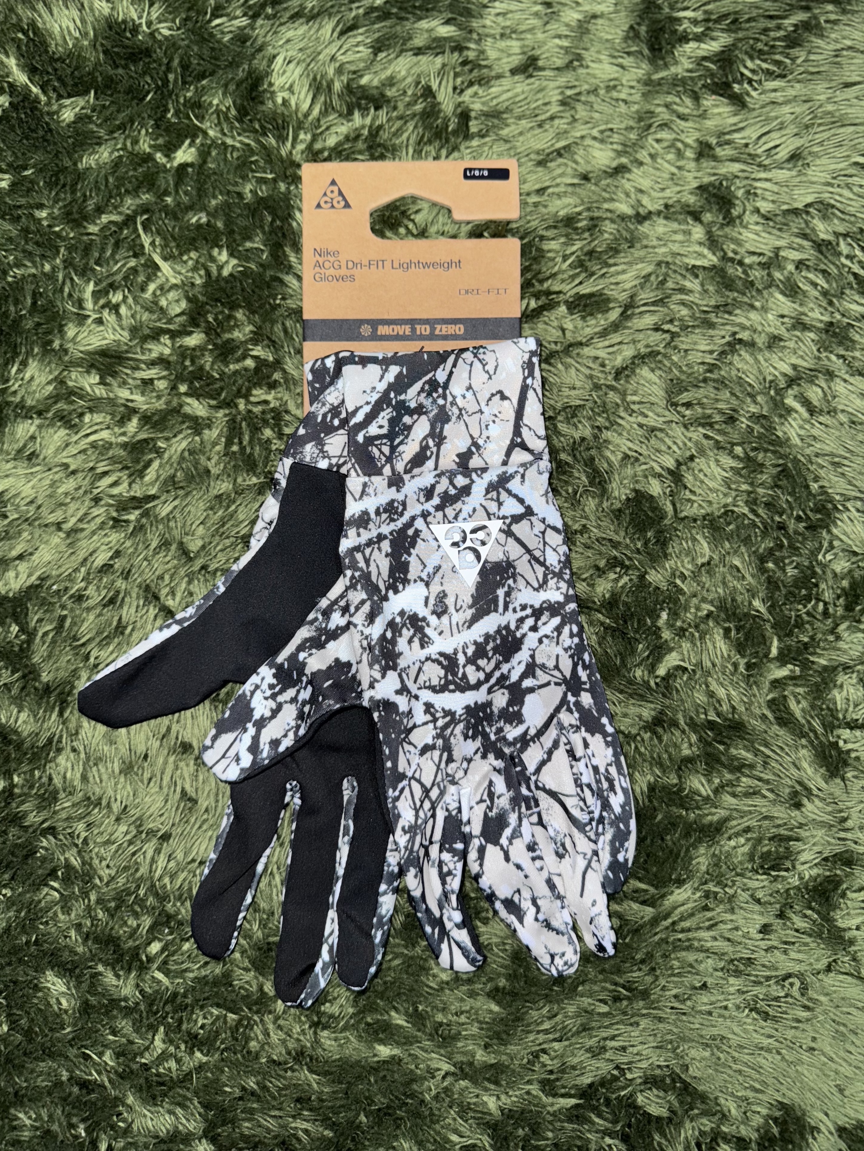 Nike ACG Dri-Fit Lightweight Gloves Light Orewood Brown Black 착용 스타일 - 6