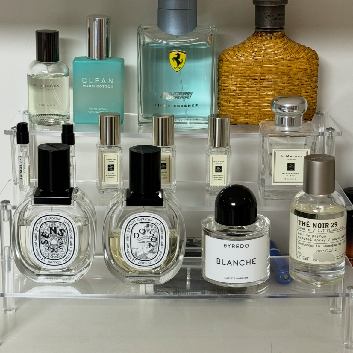 Le Labo The Noir 29 Eau De Parfum 50ml, Byredo Blanche Eau De Parfum 50ml 착용 스타일