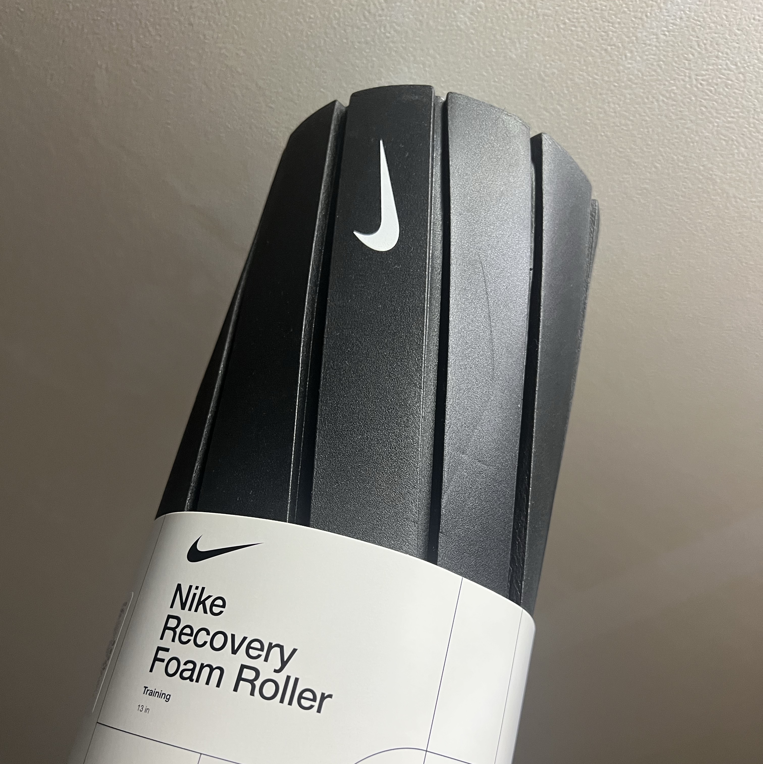 Nike Recovery Foam Roaller Black 착용 스타일