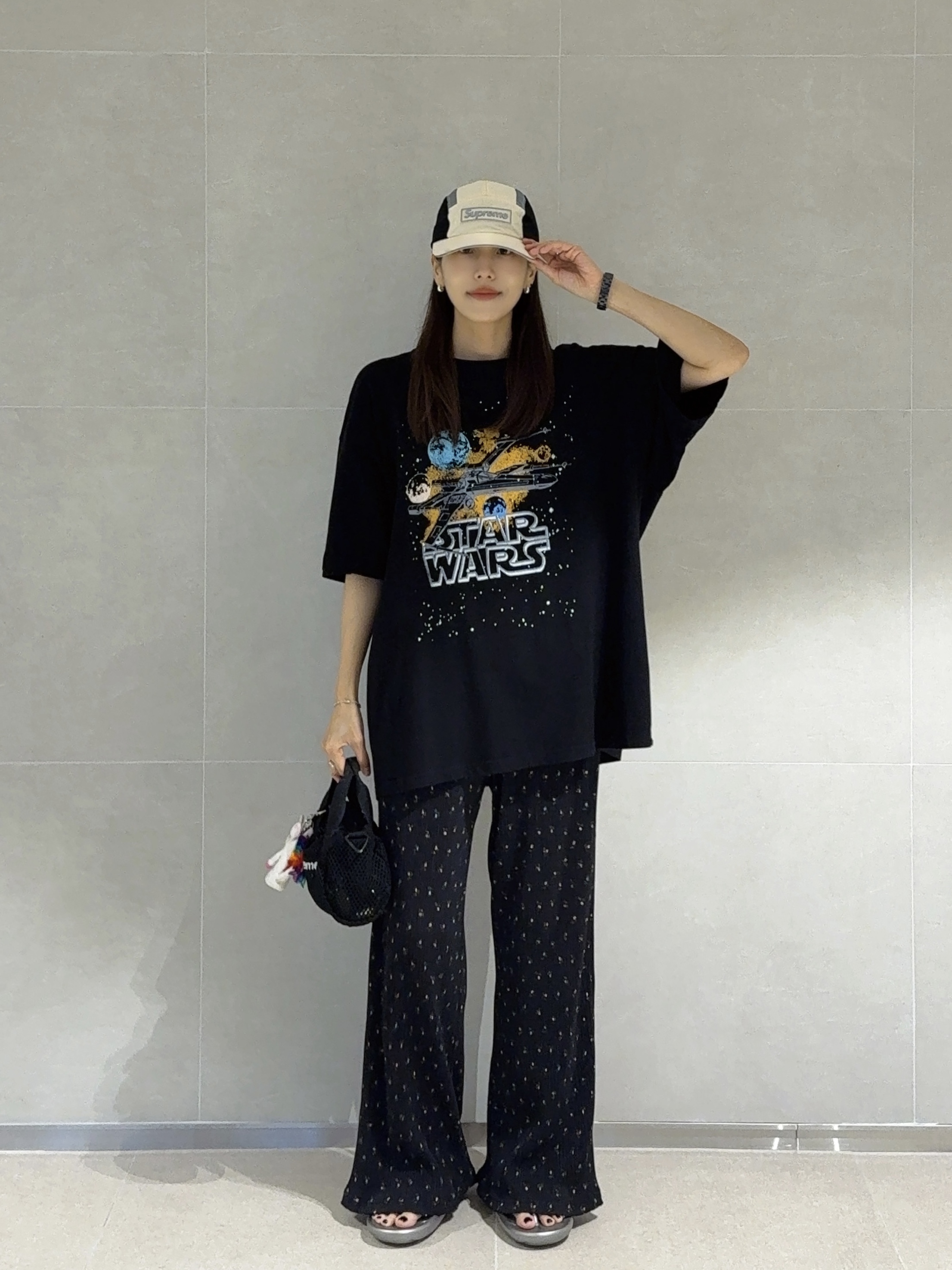 Supreme Side Mesh Camp Cap Cream - 25SS, Supreme Mesh Mini Duffle Bag Black - 25SS 착용 스타일 - 2