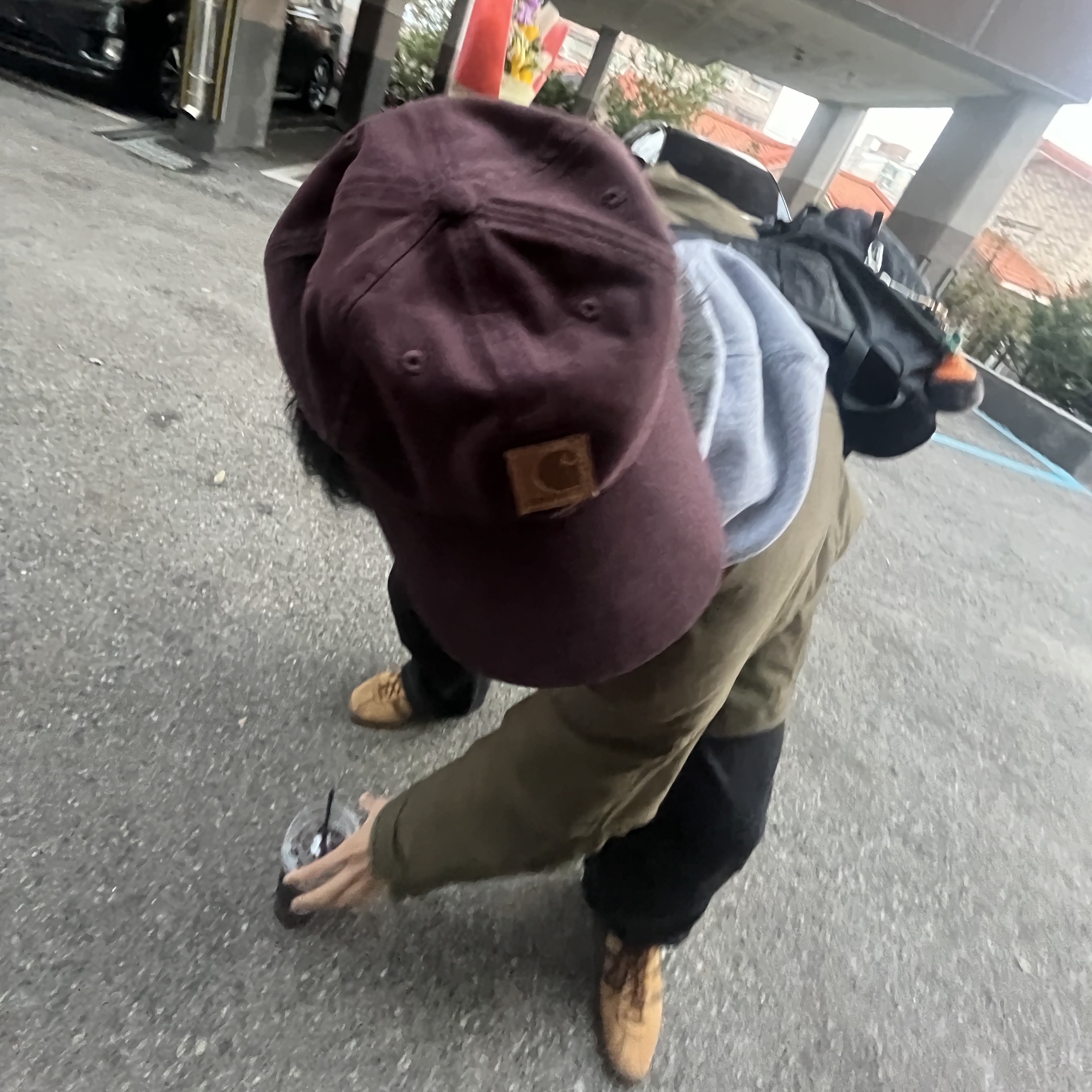 Adidas Tobacco Gruen Mesa Brown Desert, Carhartt Canvas Cap Blackberry 착용 스타일