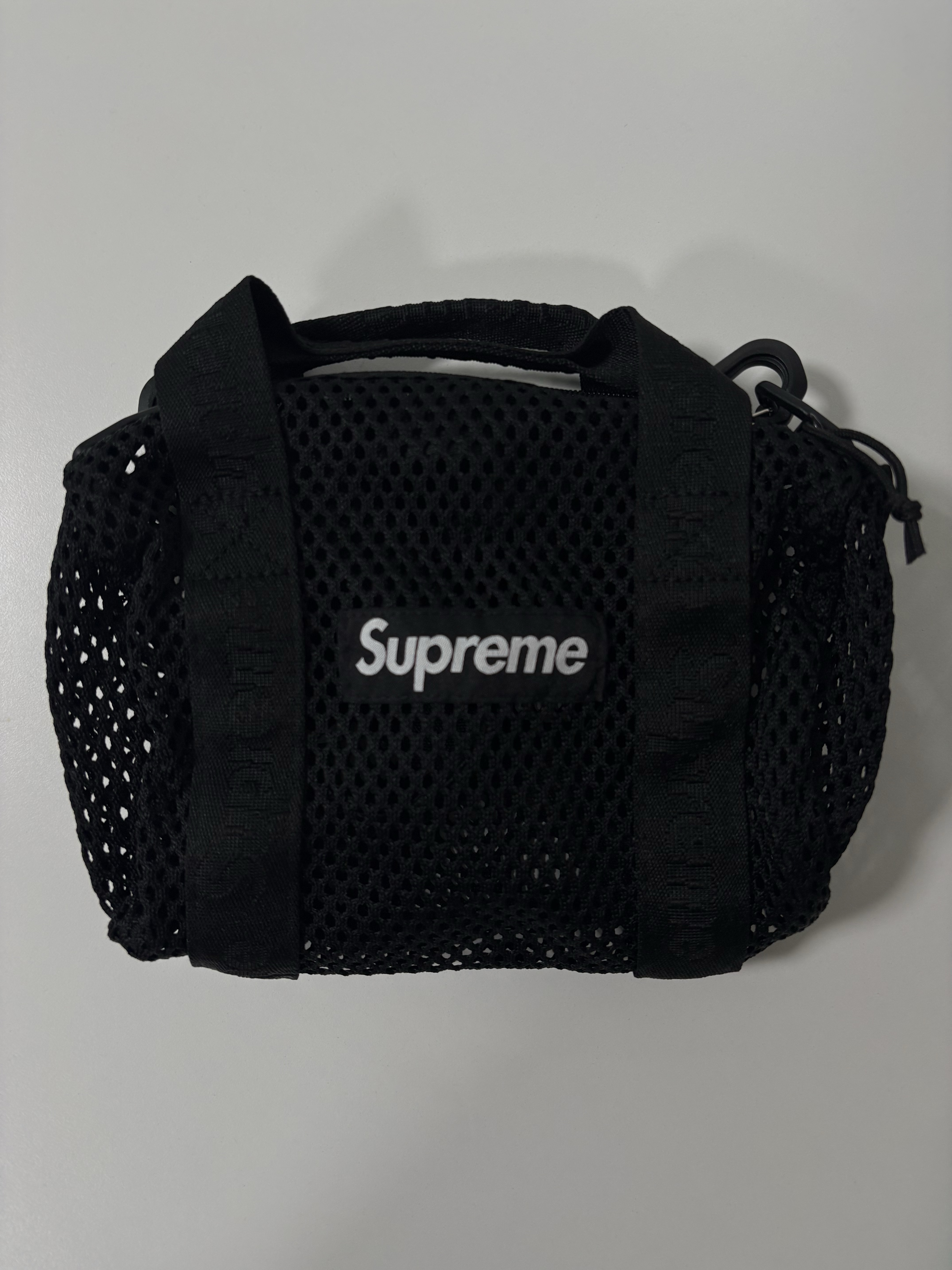 Supreme Mesh Mini Duffle Bag Black - 25SS 착용 스타일