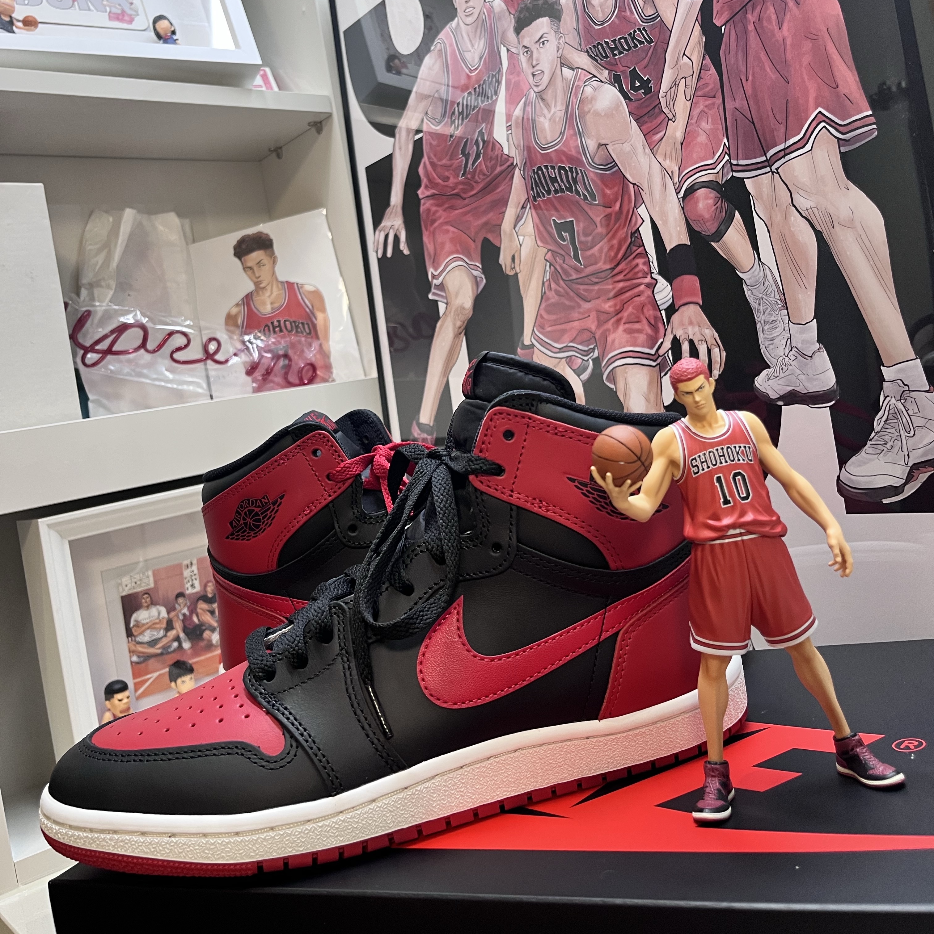 The First Slam Dunk One And Only Shohoku Starting Member Red Box Limited Ver. Set, Jordan 1 High 85 Bred 착용 스타일 - 1