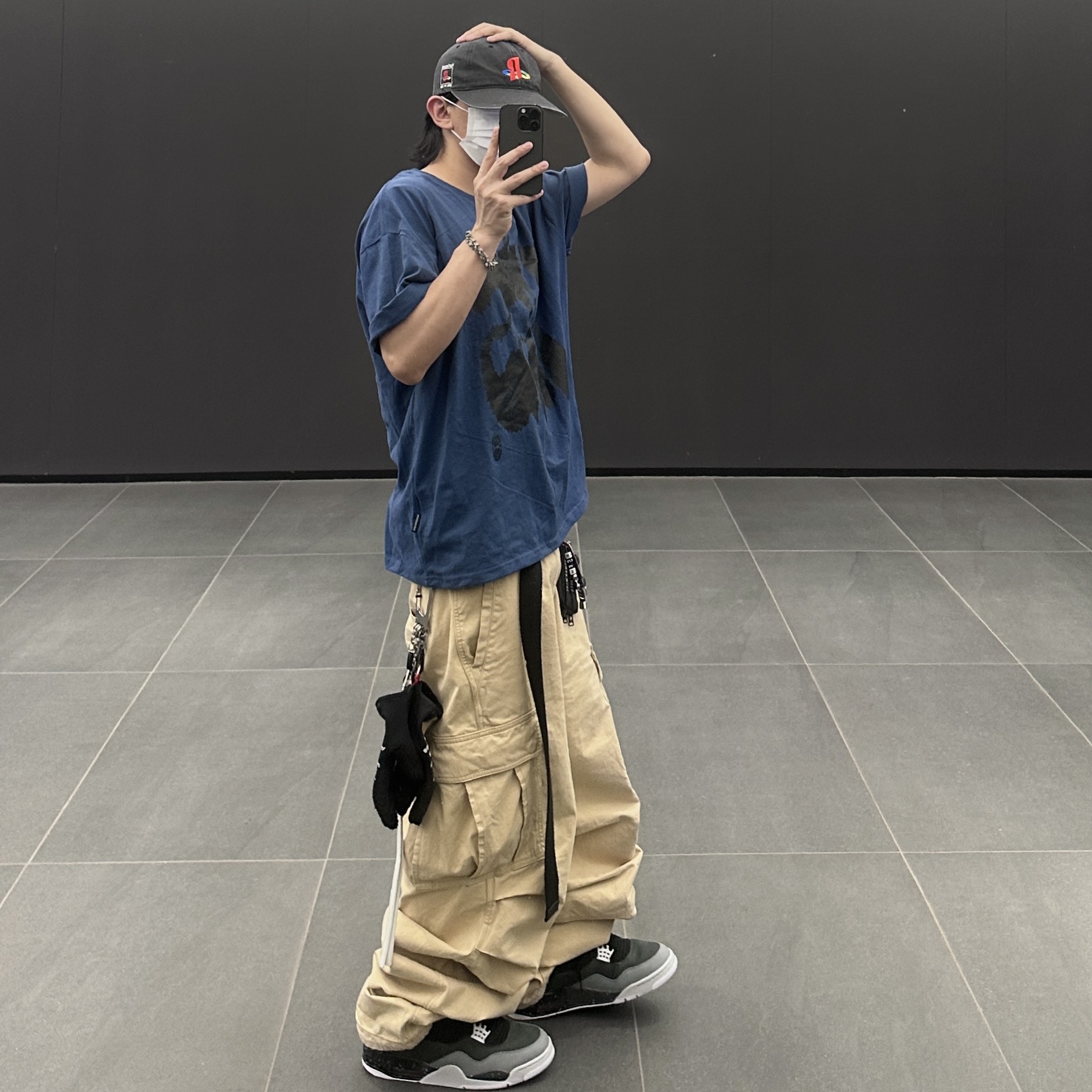 Jordan 4 Retro Fear 2024, NOD Stone Washed Cargo Pants Beige 착용 스타일 - 1