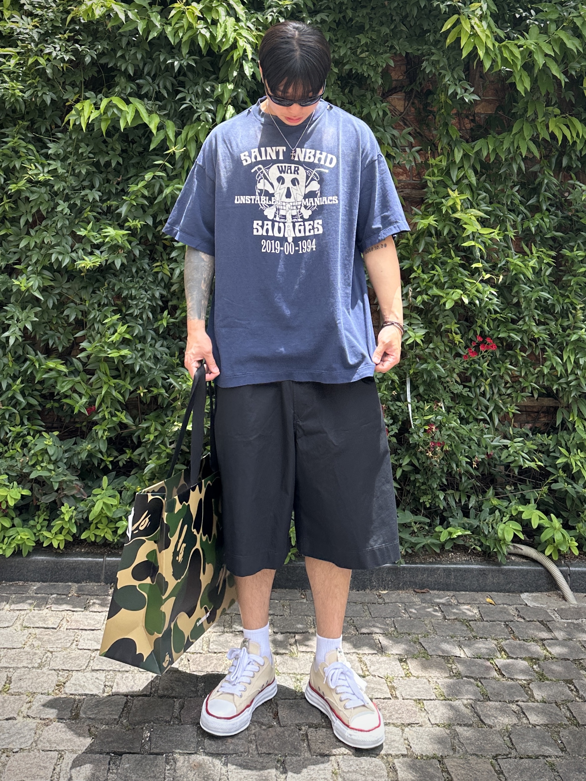 Neighborhood x Saint Mxxxxxx STHD Saint NBHD T-Shirt Navy - 25SS, Maison Mihara Yasuhiro Peterson OG Sole Canvas Low-top Sneakers Natural 착용 스타일 - 1