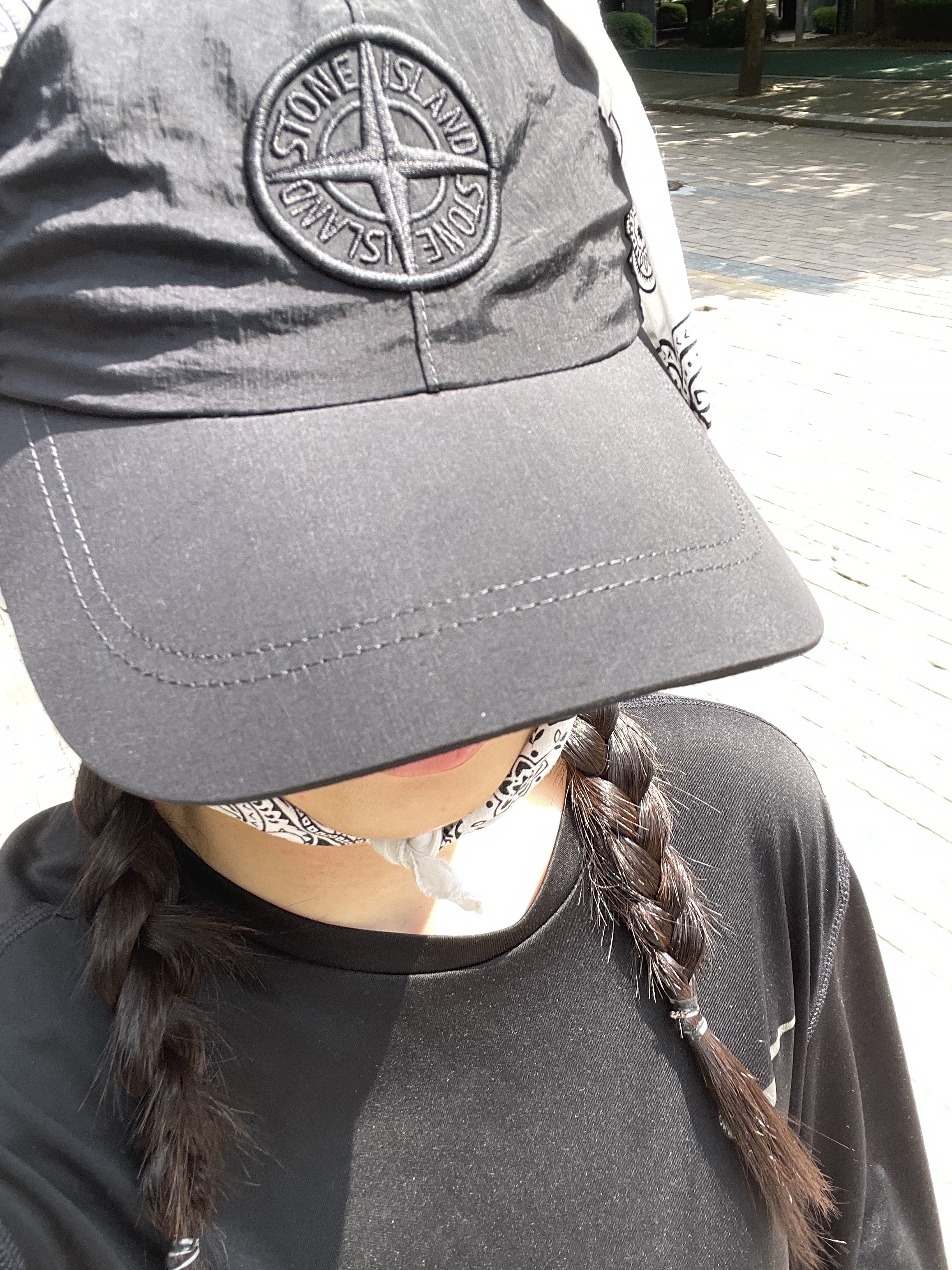 Stone Island 9100011 Nylon Metal in Econyl Baseball Cap with Drawcord Compass Embroidery Black, Stone Island 9100995 Nylon Metal in Econyl Baseball Cap Black - 25SS 착용 스타일 - 2