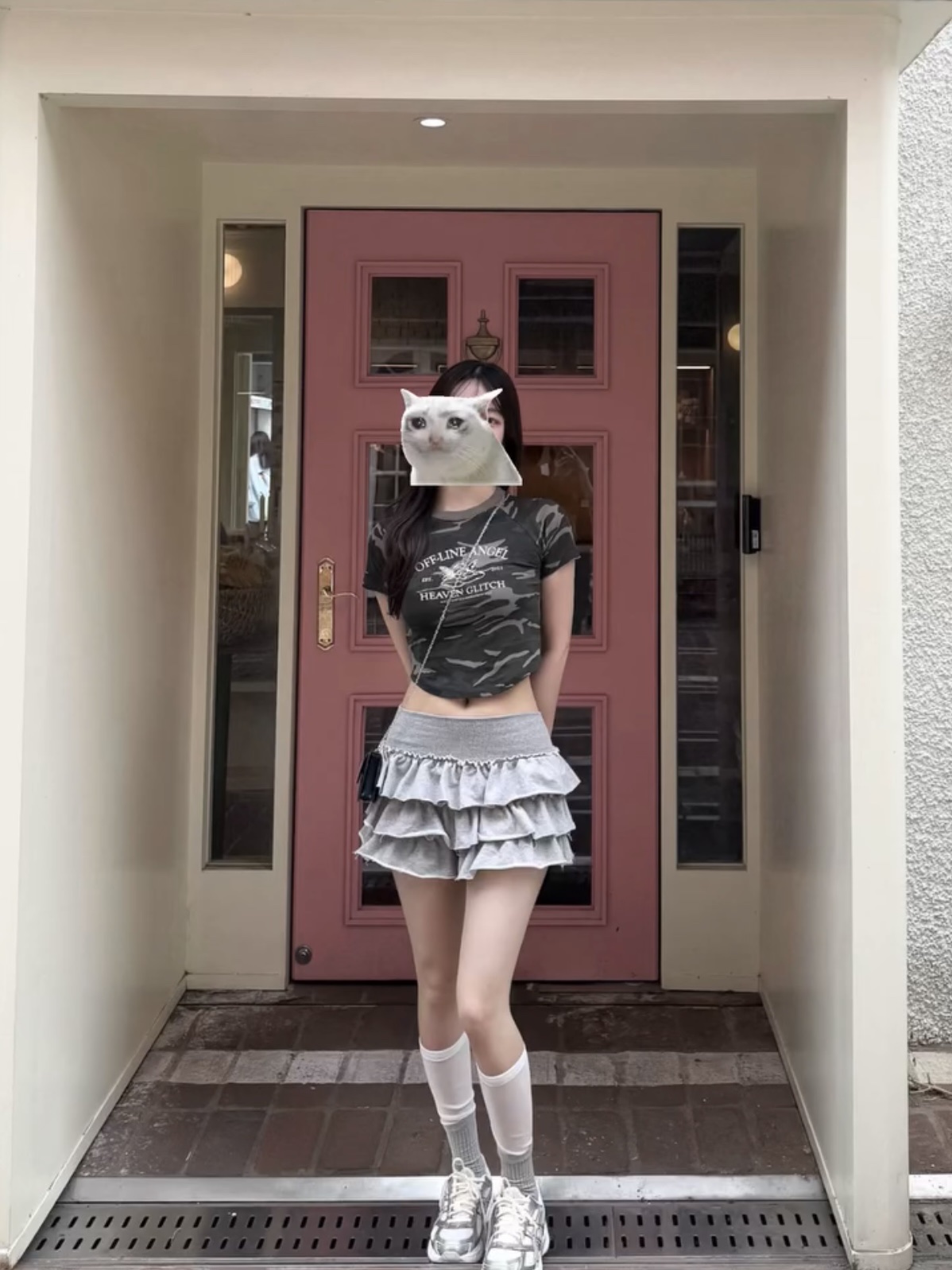 (W) Asics Gel-1130 Cream Pure Silver, Matin Kim Accordion Mini Bag Black 착용 스타일