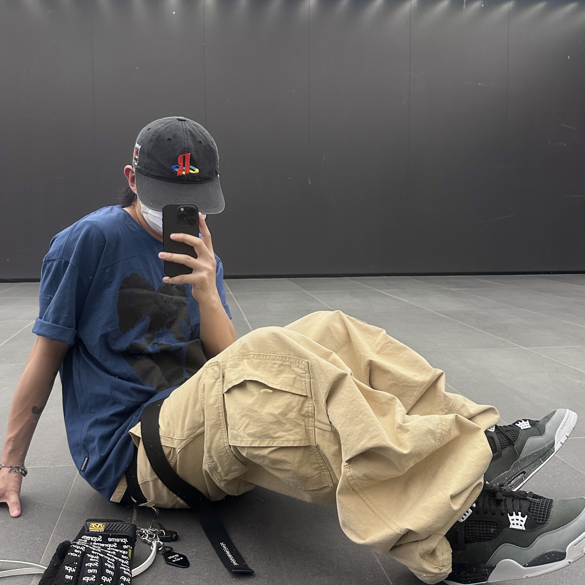 Jordan 4 Retro Fear 2024, NOD Stone Washed Cargo Pants Beige 착용 스타일 - 4