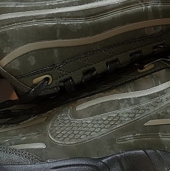 Nike x Worksout Air Max 95 Medium Olive and Sequoia 착용 스타일