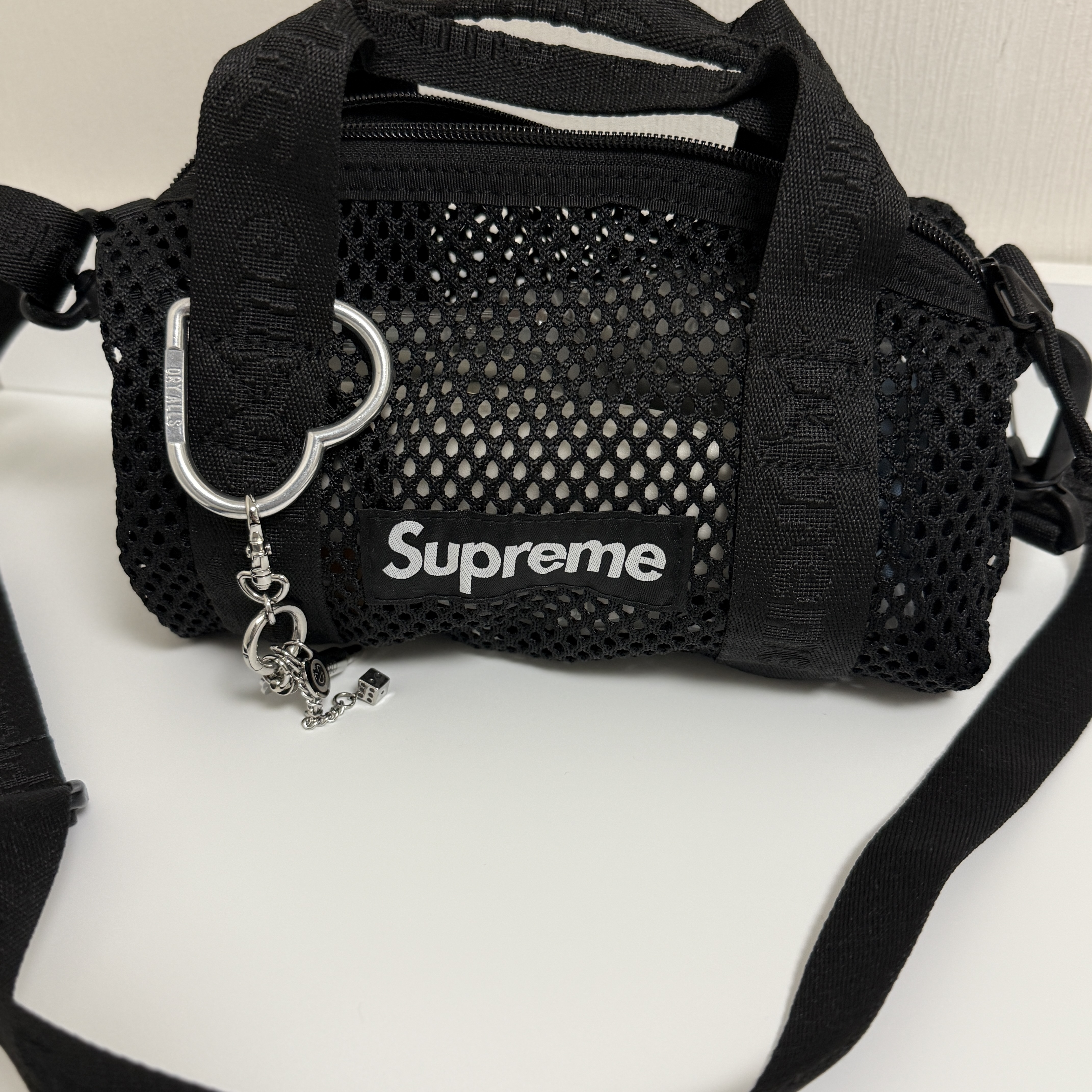 Supreme Mesh Mini Duffle Bag Black - 25SS 착용 스타일