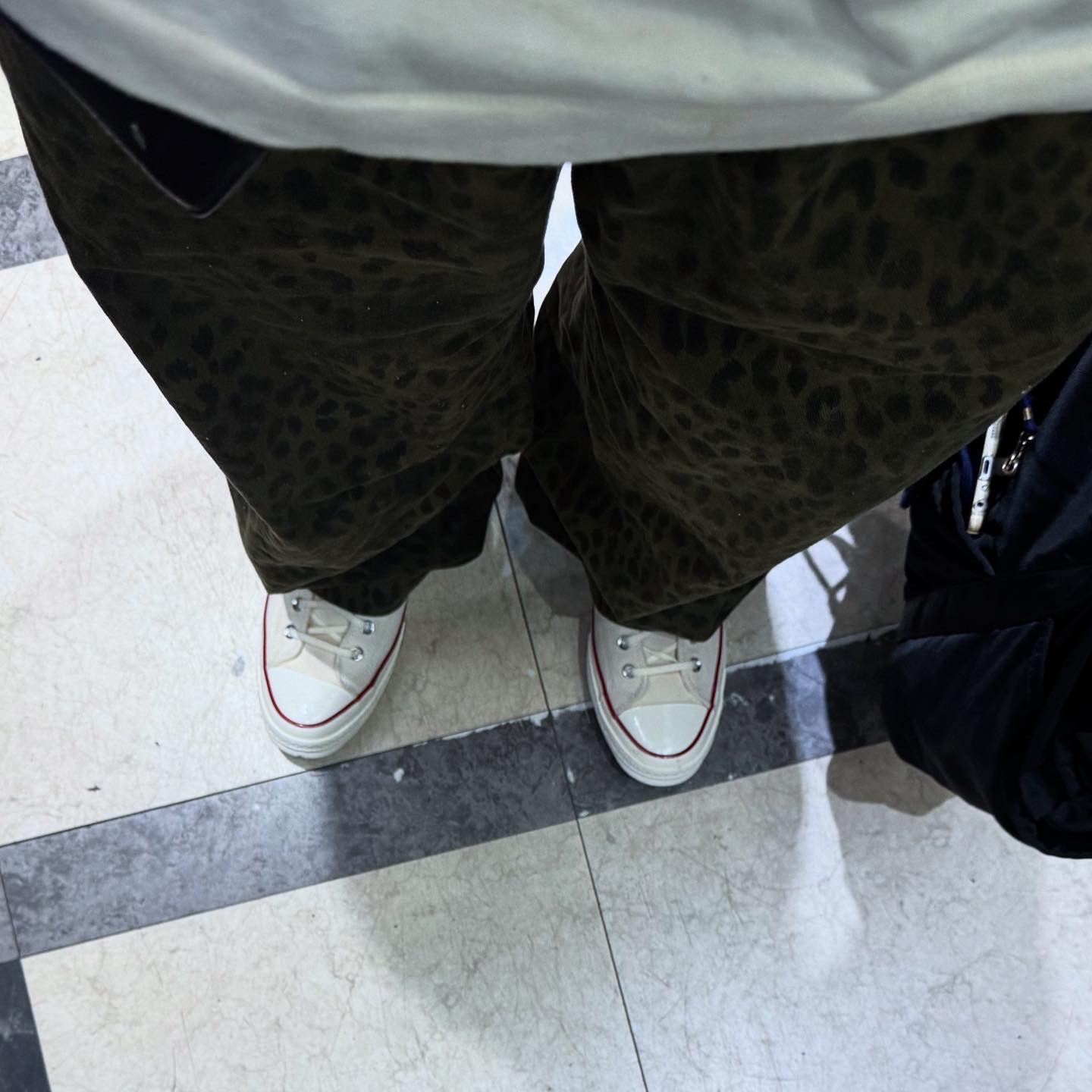 Converse Chuck 70 High Parchment, ersco Leopard Baggy Trousers Khaki 착용 스타일 - 2