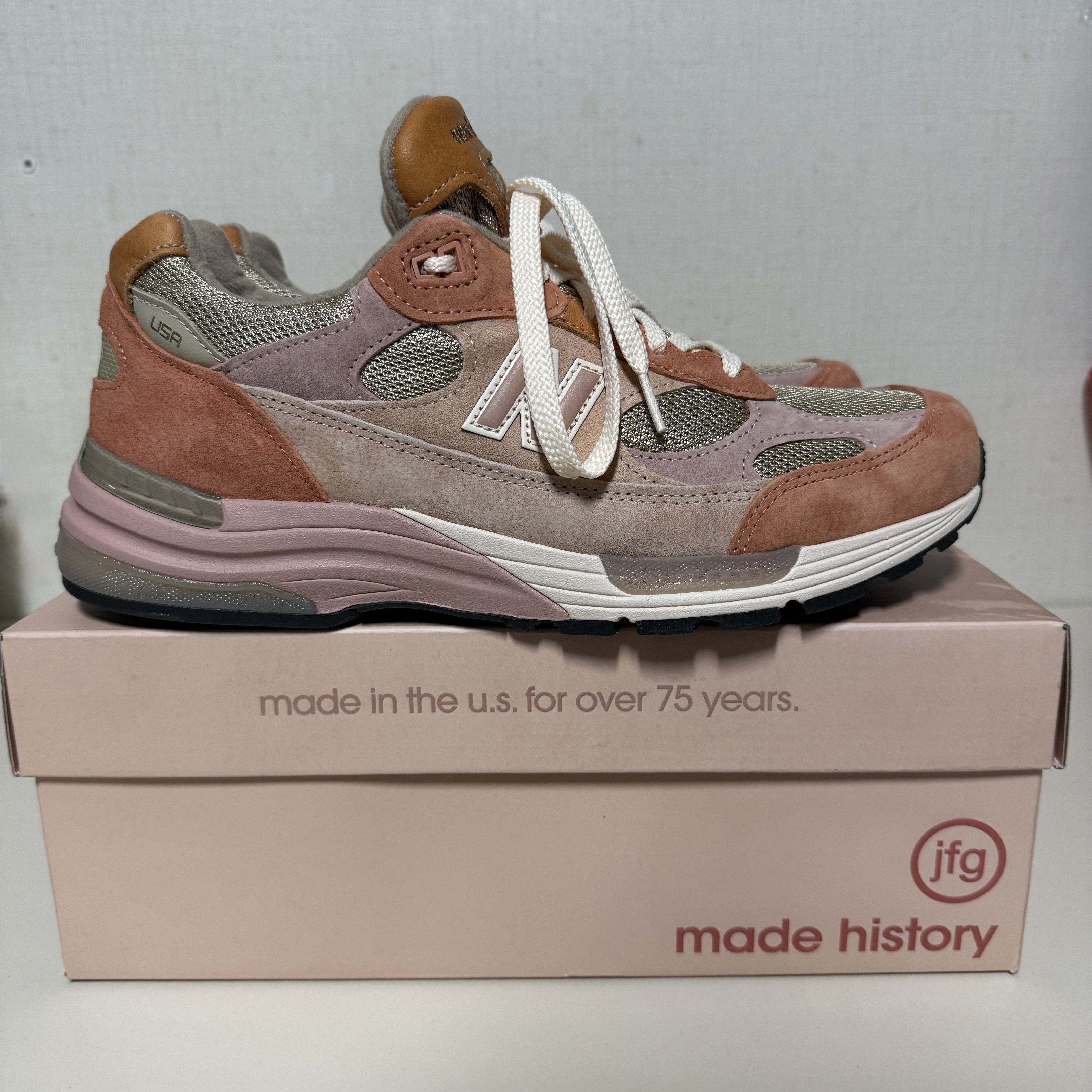 New Balance x Joe Freshgoods 992 Made in USA Aged Well 착용 스타일 - 5