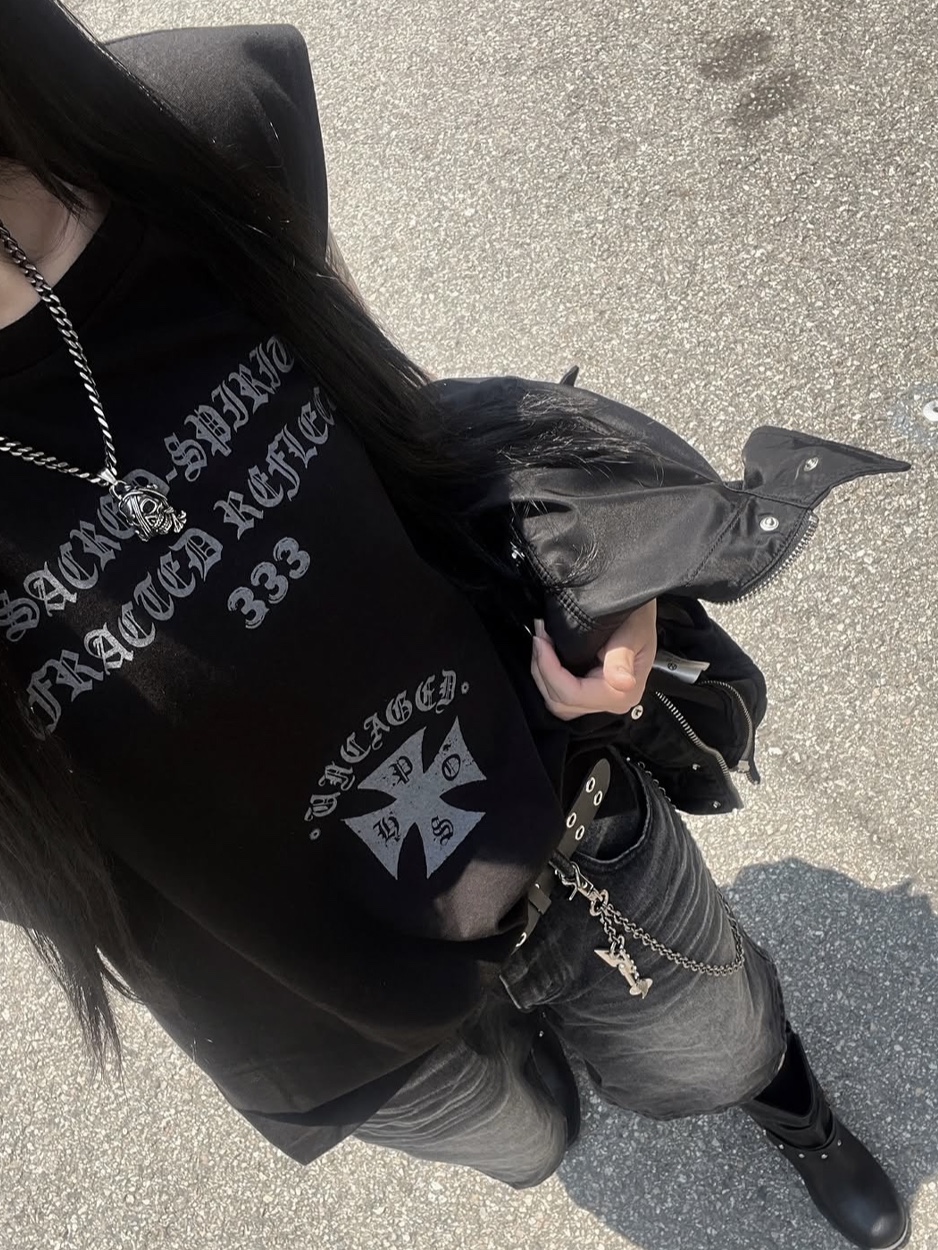 PHOS333 Uncaged Slogan Sleeveless Black, PHOS333 Uncaged Slogan Sleeveless White 착용 스타일 - 4