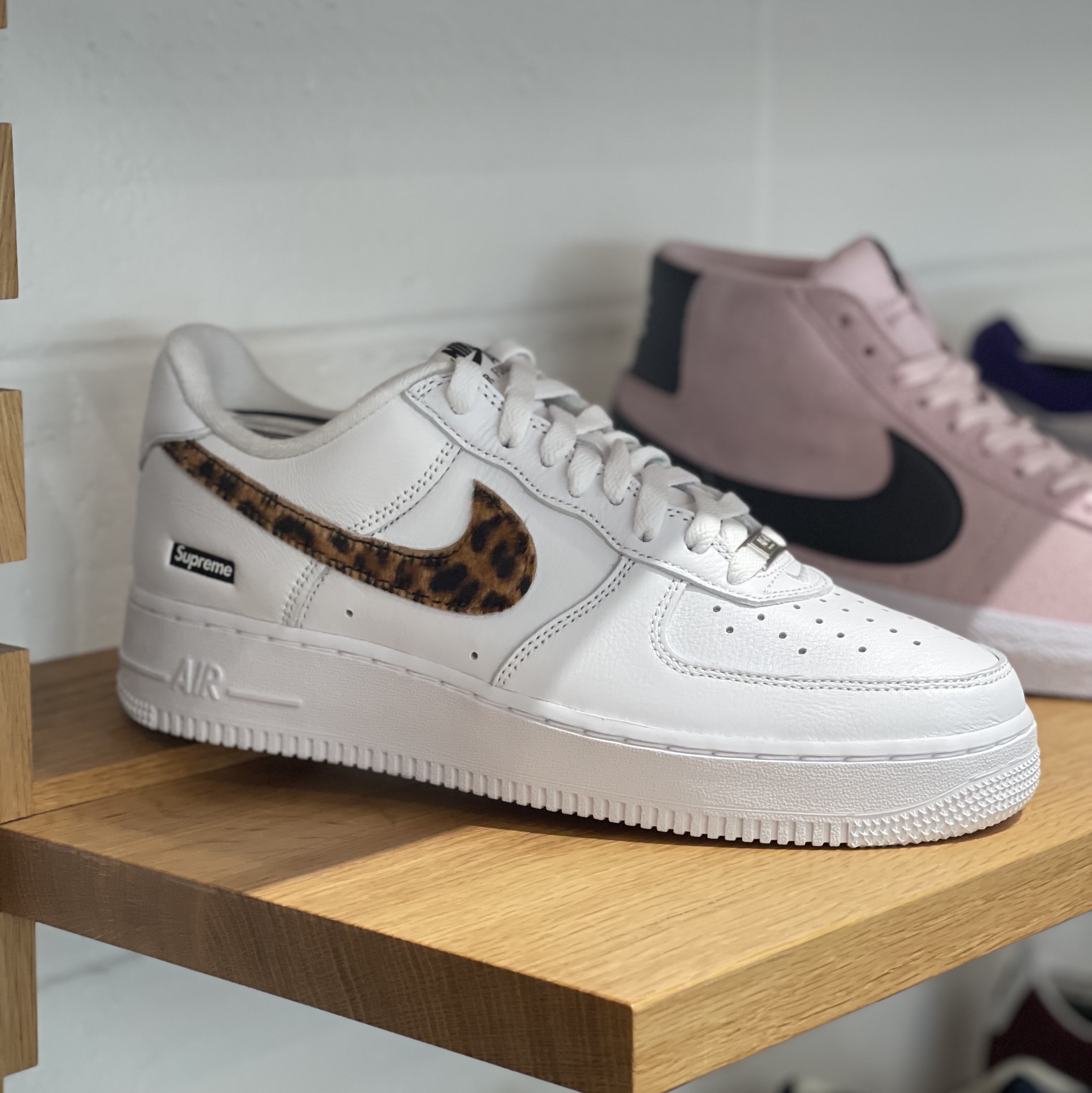 Nike x Supreme x GOODENOUGH Air Force 1 Low White - 25SS 착용 스타일