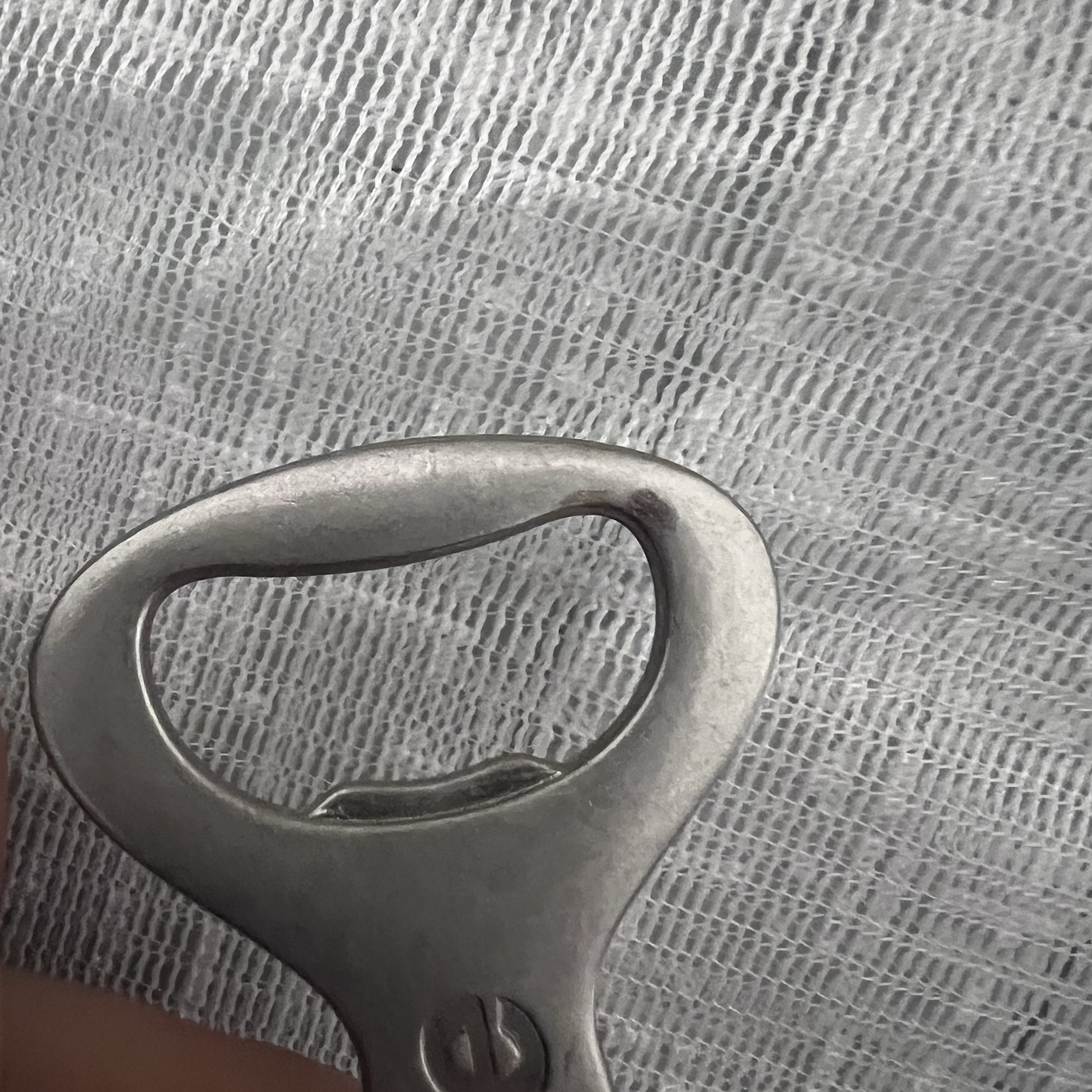 Supreme Bottle Opener Keychain Silver - 24FW 착용 스타일