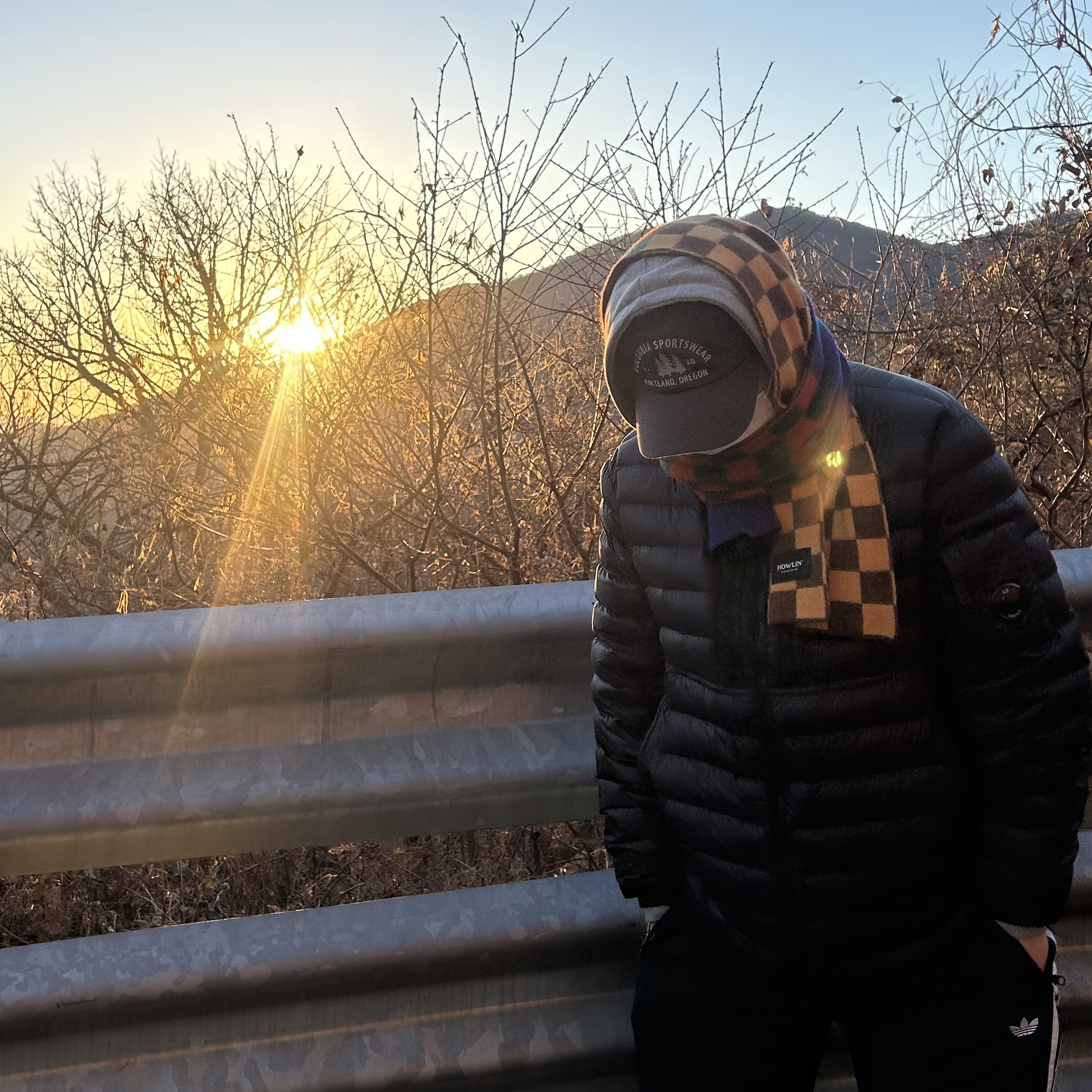 C.P. Company D.D. Shell Collar Zip Down Jacket Night Shade - 24FW, Howlin Cosmic Checkerboard Scarf Stardust 착용 스타일