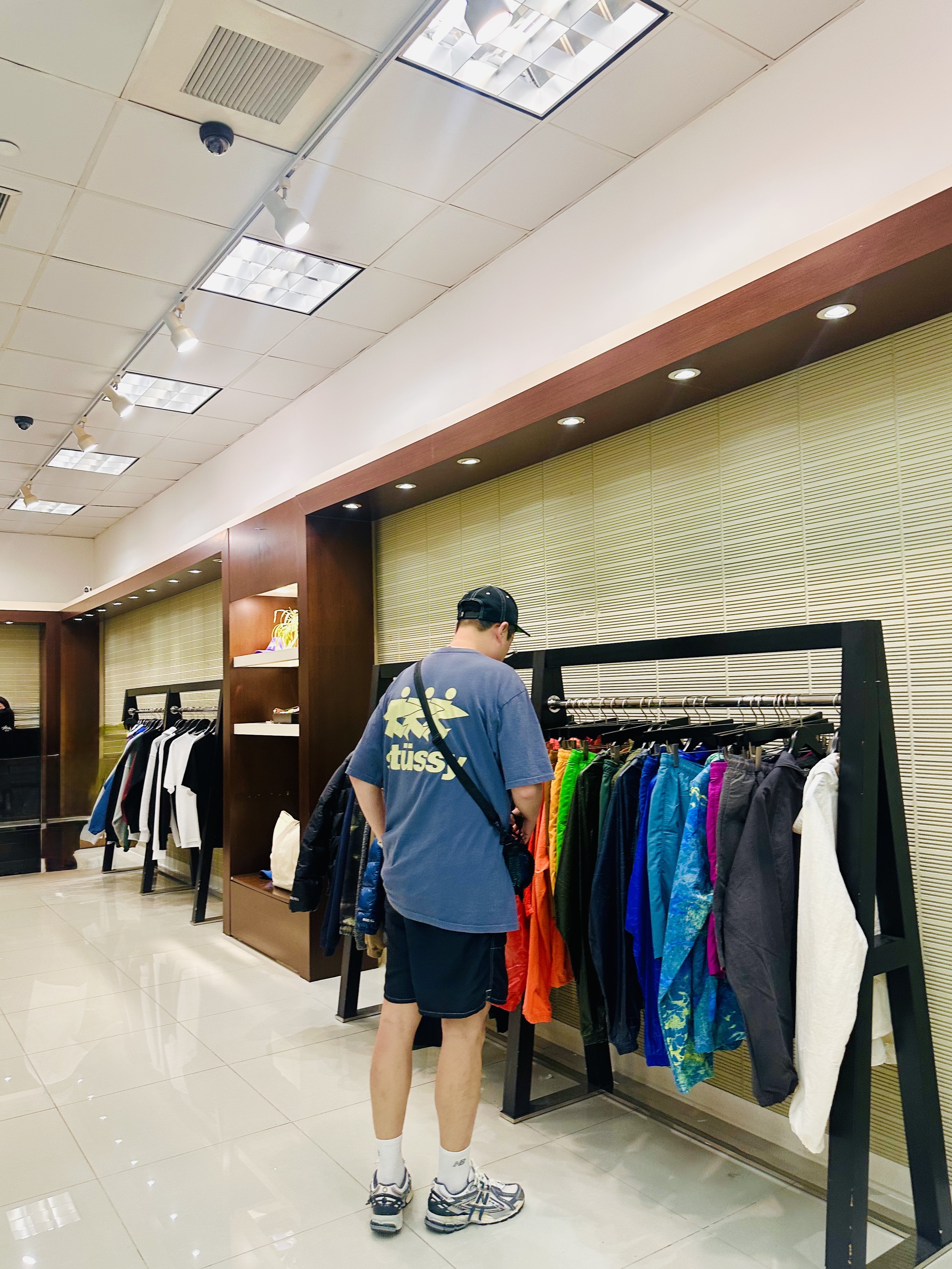 Stussy Basic Structured Low Pro Cap Black, Stussy Surfwalk Pigment Dyed T-Shirt Indigo 착용 스타일 - 1