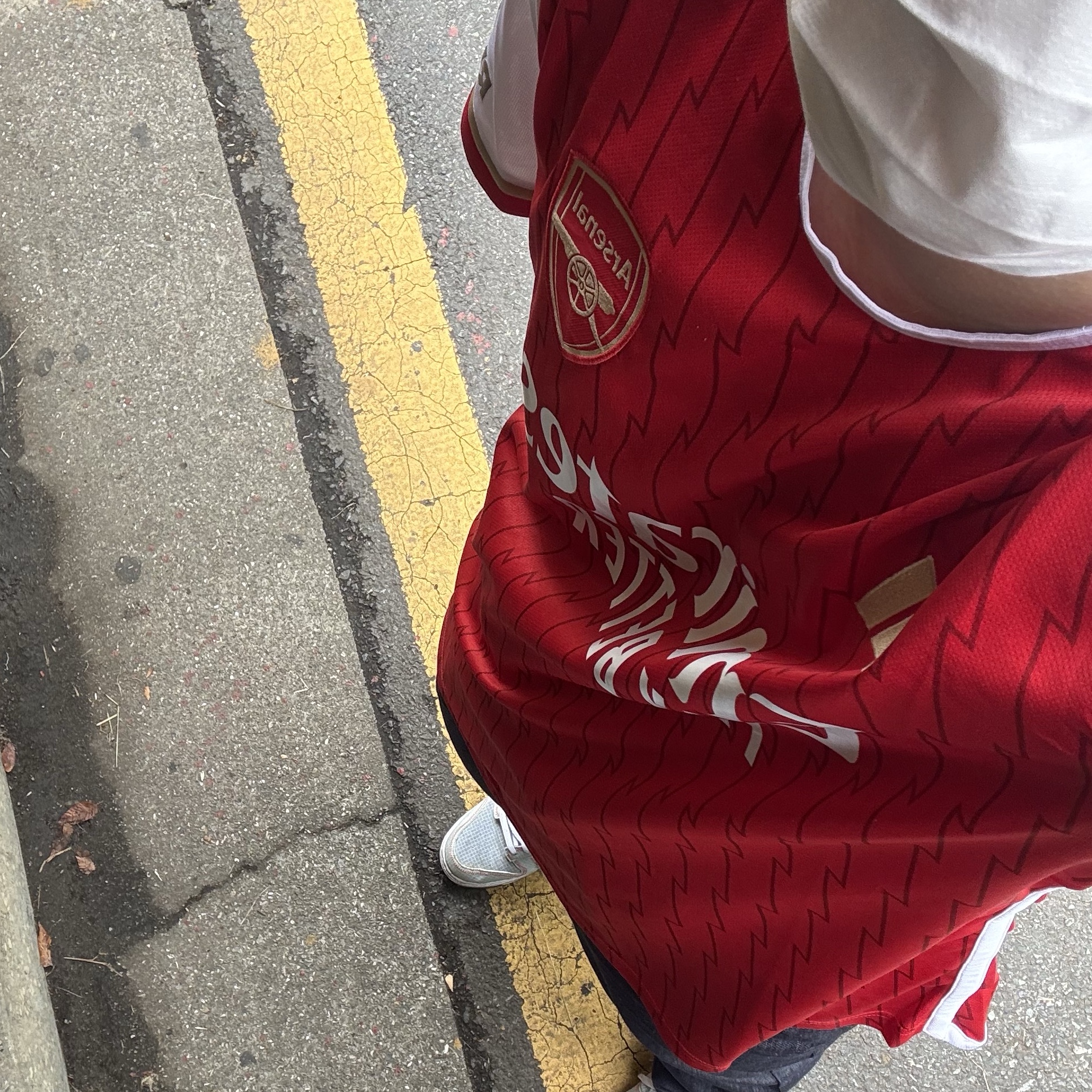 Nike x Supreme Air Force 1 Low White, Adidas Arsenal 2023/24 Home Jersey Better Scarlet White - KR Sizing (Non Marking Ver.) 착용 스타일 - 2