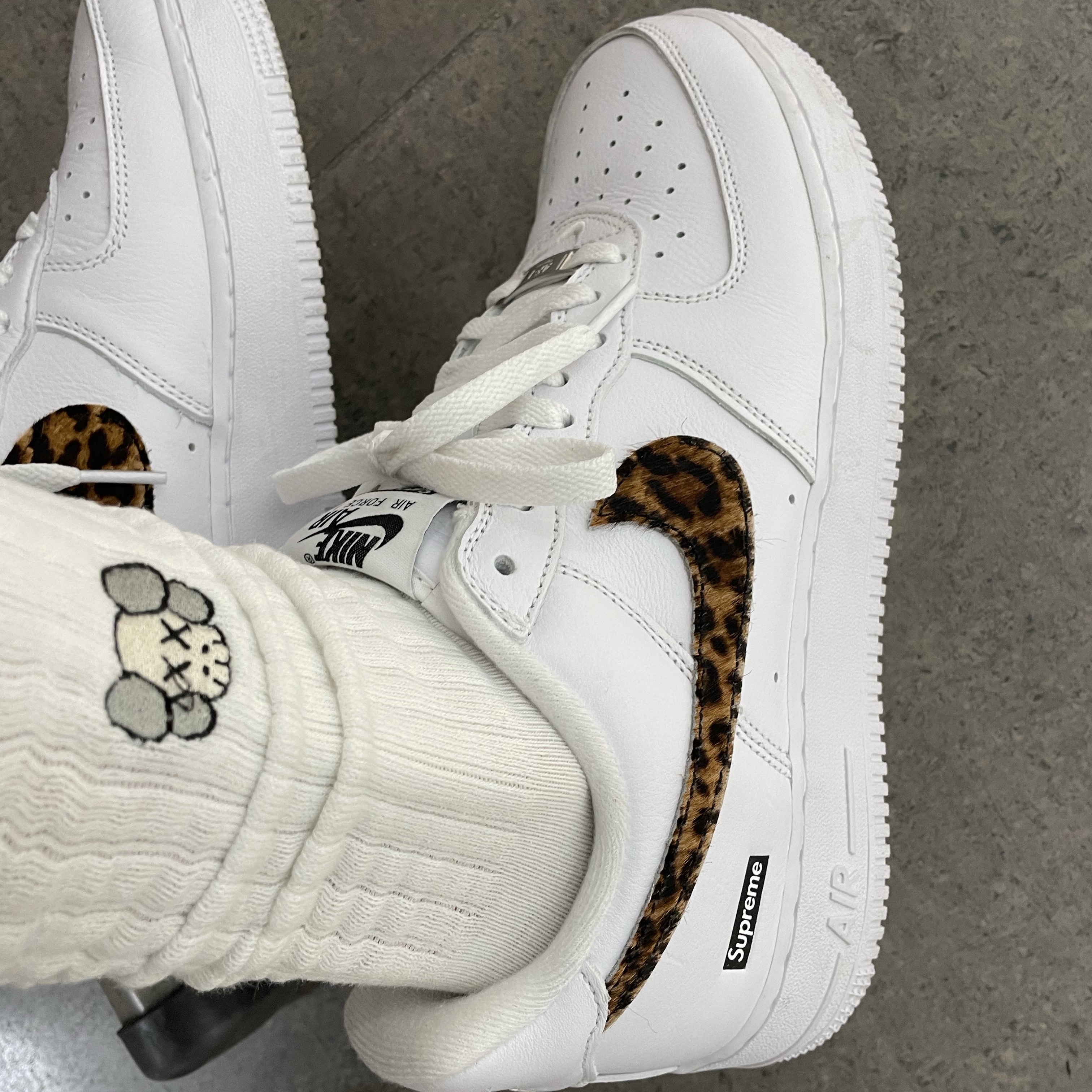 Nike x Supreme x GOODENOUGH Air Force 1 Low White - 25SS 착용 스타일