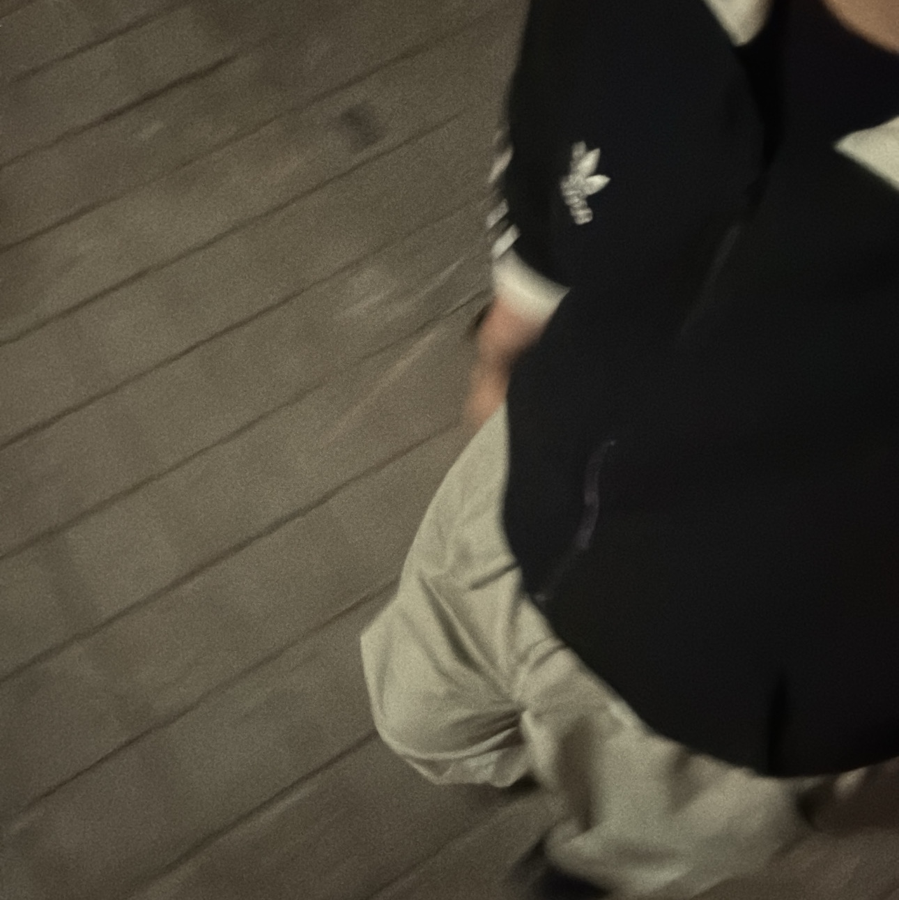 Salomon XT-6 ADV Black, Uniqlo C Wide Parachute Pants Beige - JP 착용 스타일 - 2