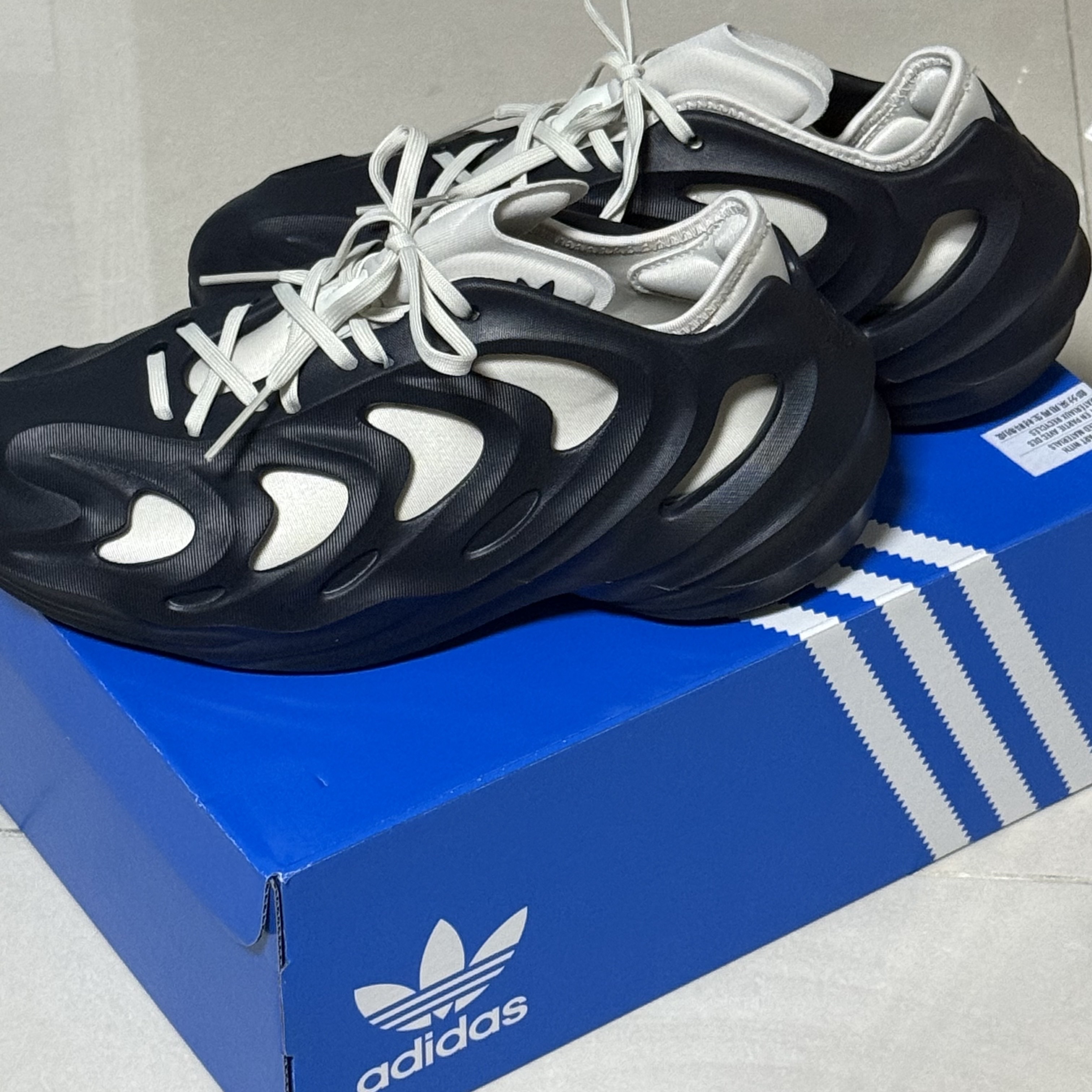 Adidas Adifom Q Legend Ink Aluminum 착용 스타일 - 1