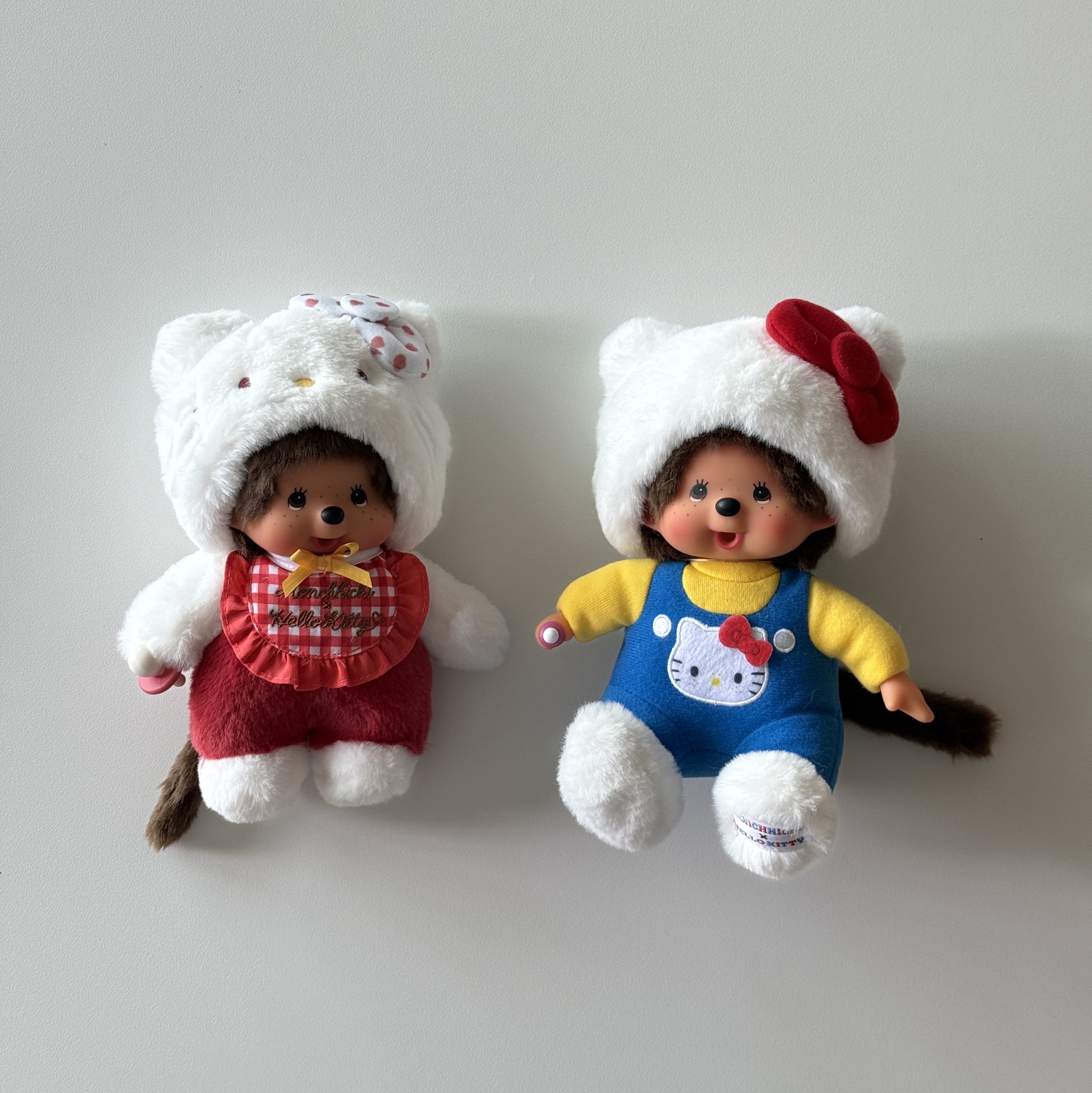 Sanrio Hello Kitty x Monchhichi 50th Anniversary Monchhichi Stuffed Toy, Monchhichi x Hello Kitty Gingham Check S Doll 착용 스타일 - 1