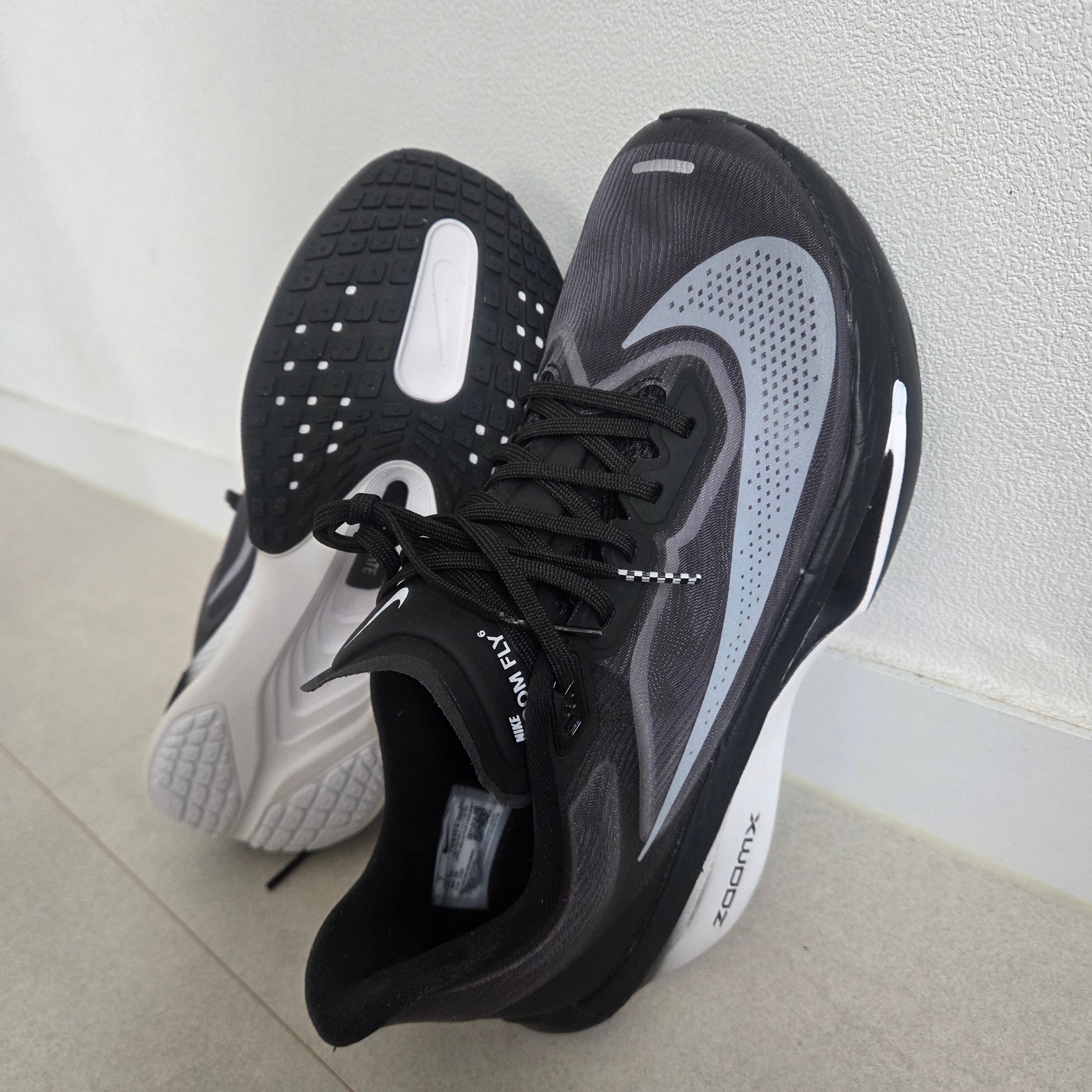 Nike Zoom Fly 6 Black Light Smoke Grey 착용 스타일