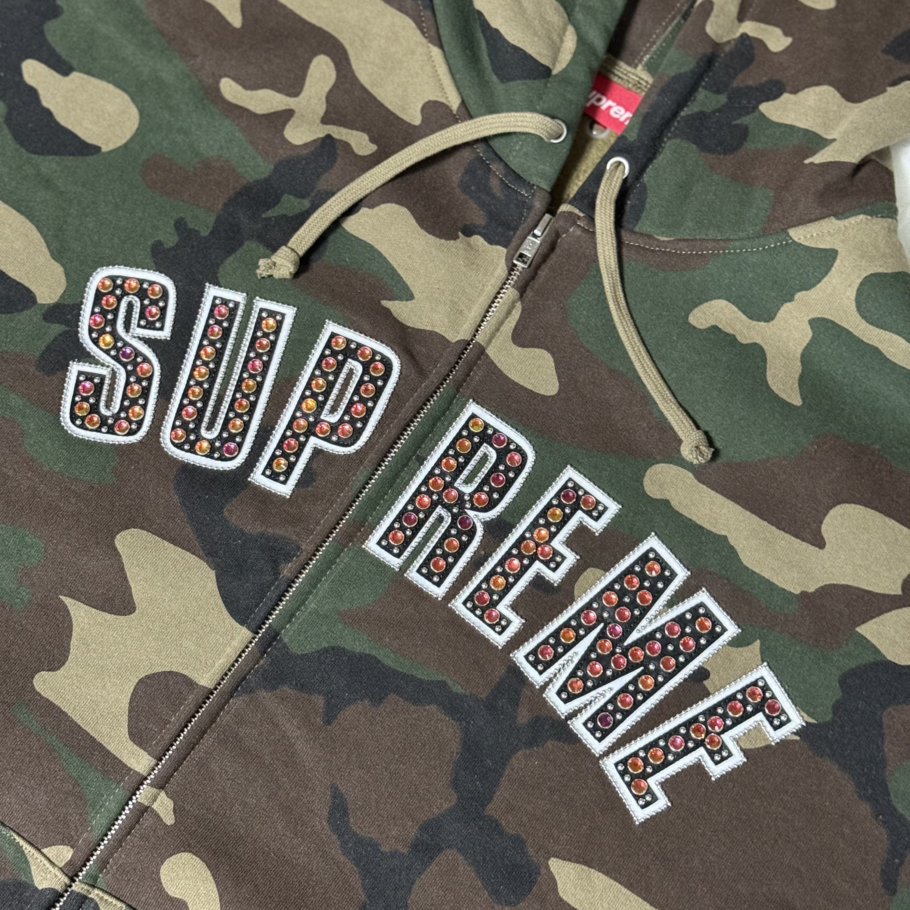 Supreme x B.B. Simon Zip Up Hooded Sweatshirt Woodland Camo - 25SS 착용 스타일
