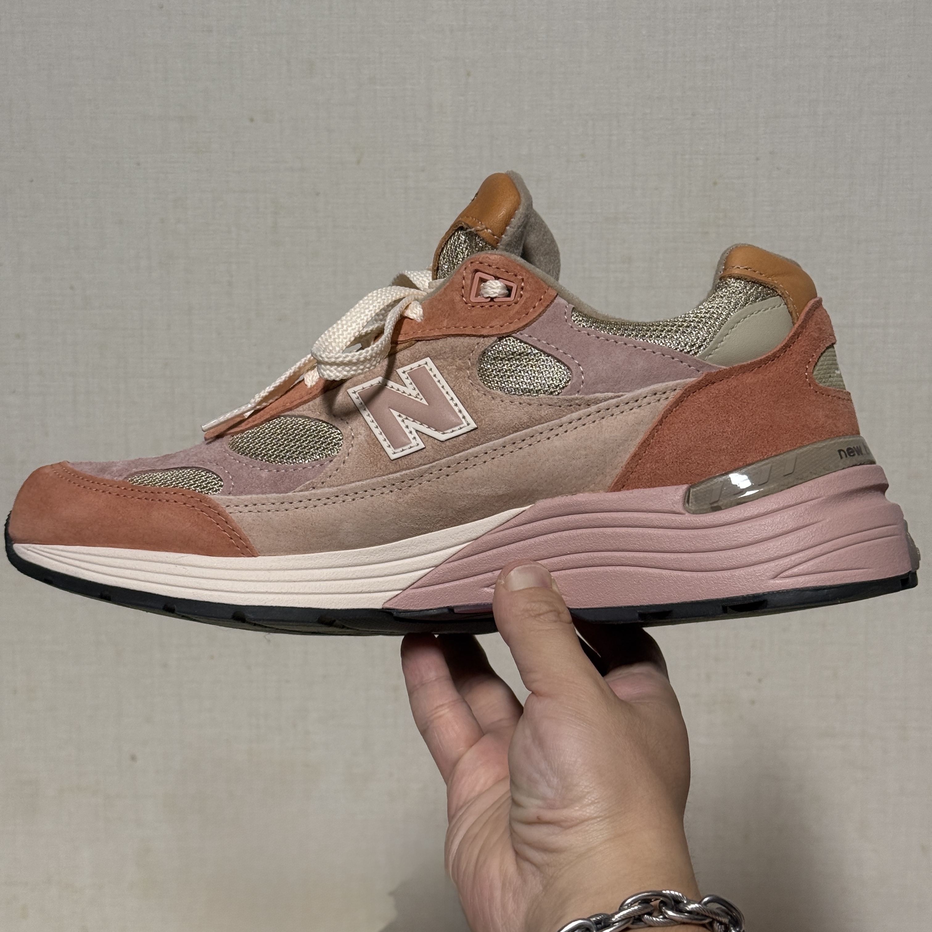 New Balance x Joe Freshgoods 992 Made in USA Aged Well 착용 스타일 - 4