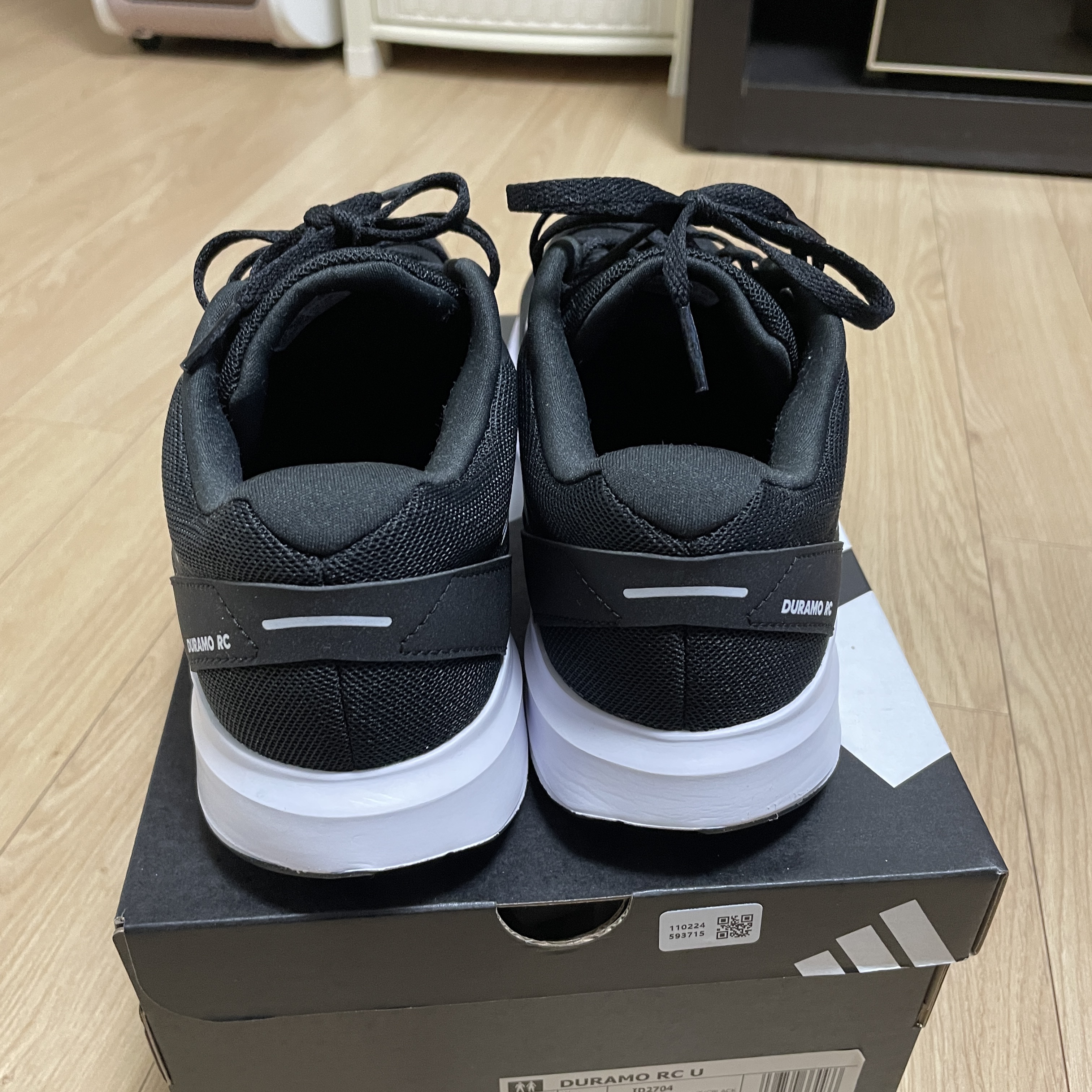 Adidas Duramo RC Core Black Cloud White 착용 스타일 - 2