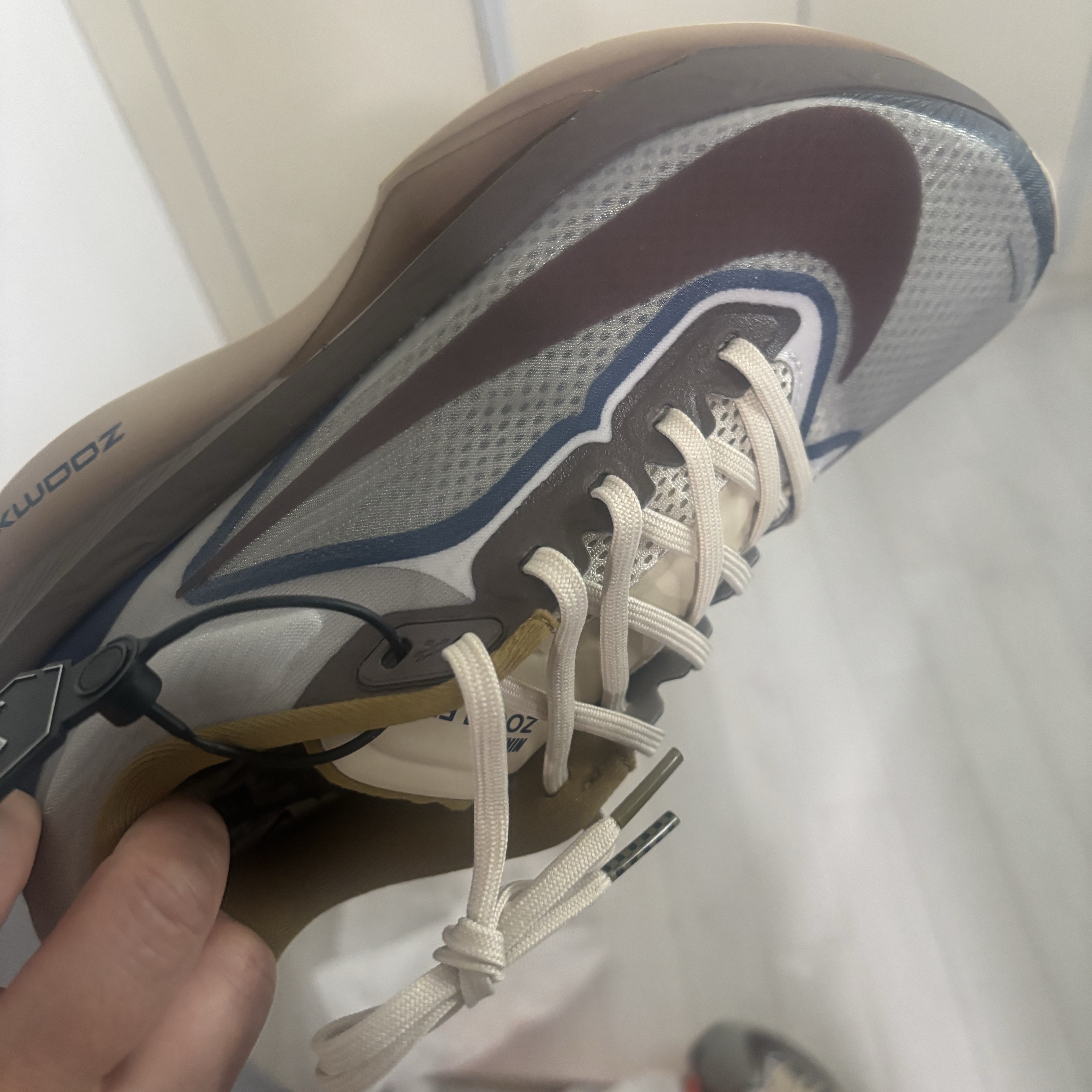 Nike Zoom Fly 6 PRM Light Bone Cave Stone 착용 스타일