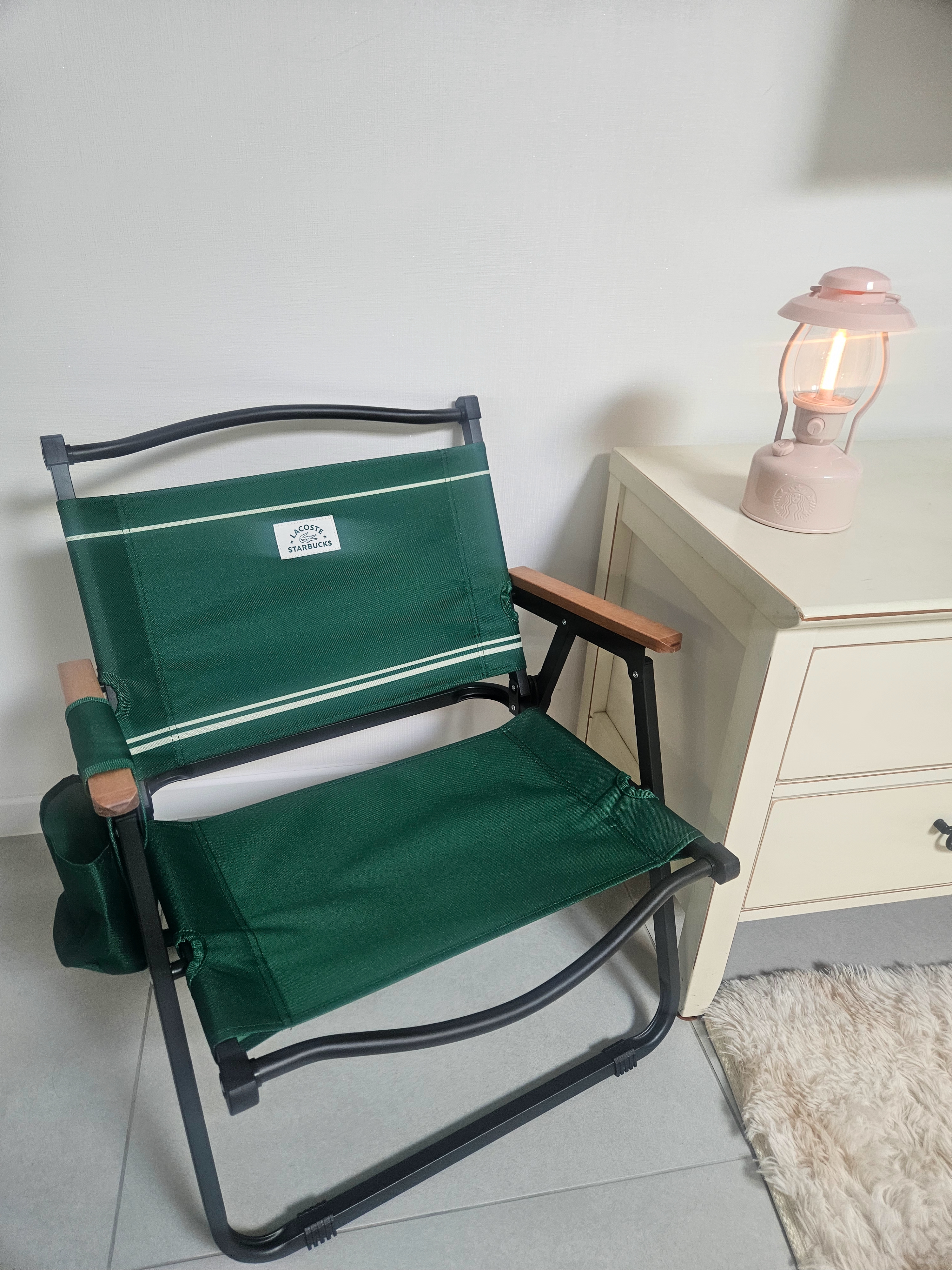 Starbucks x Lacoste Wide Folding Chair Green, Pop Mart The Monsters Labubu Tasty Macarons Series Sealed Case (6 Blind Boxes) 착용 스타일 - 4