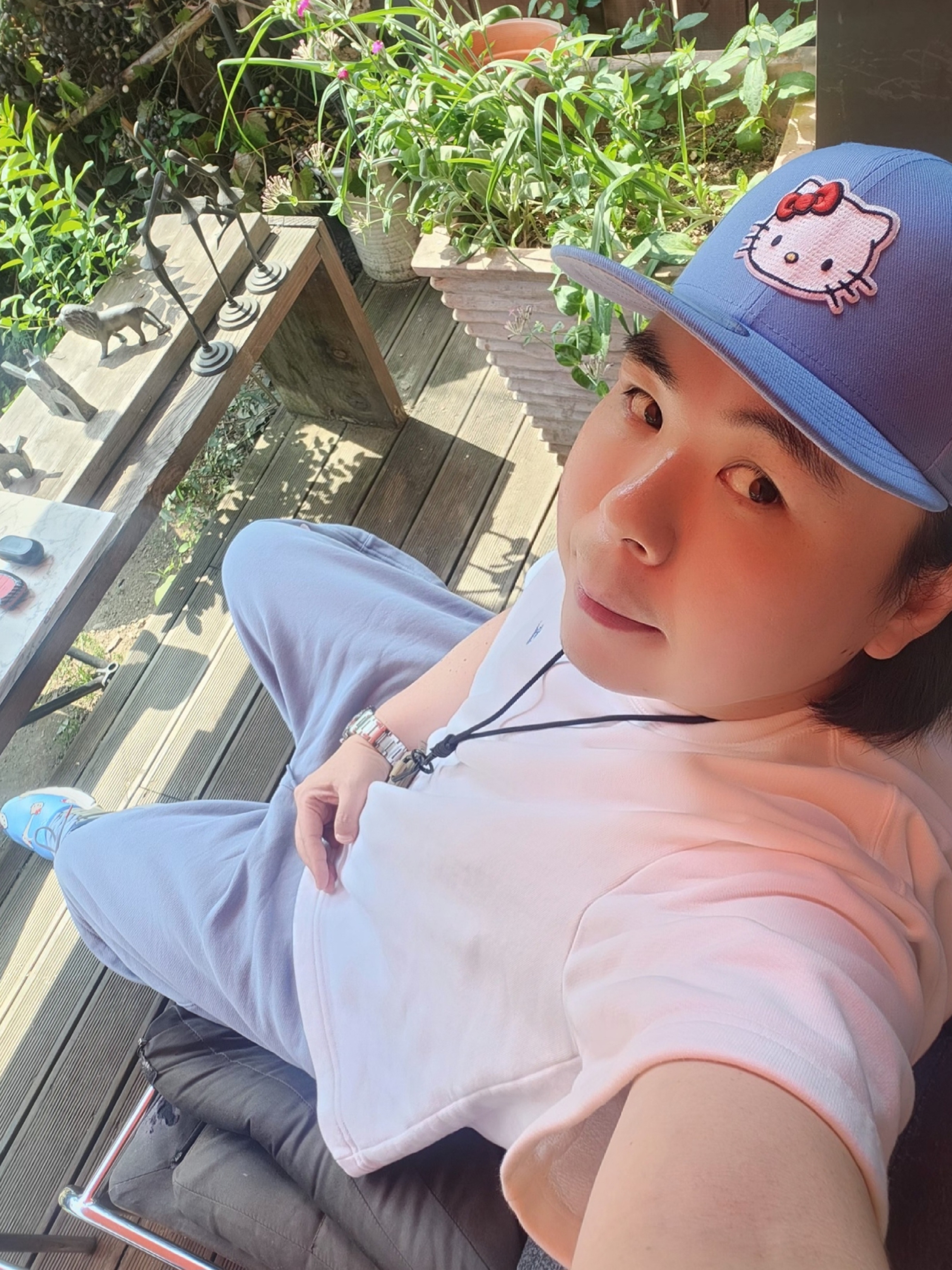 New Era x Hello Kitty Size Cap Radiant Blue, Nike x Hello Kitty Air Presto University Blue 착용 스타일 - 1