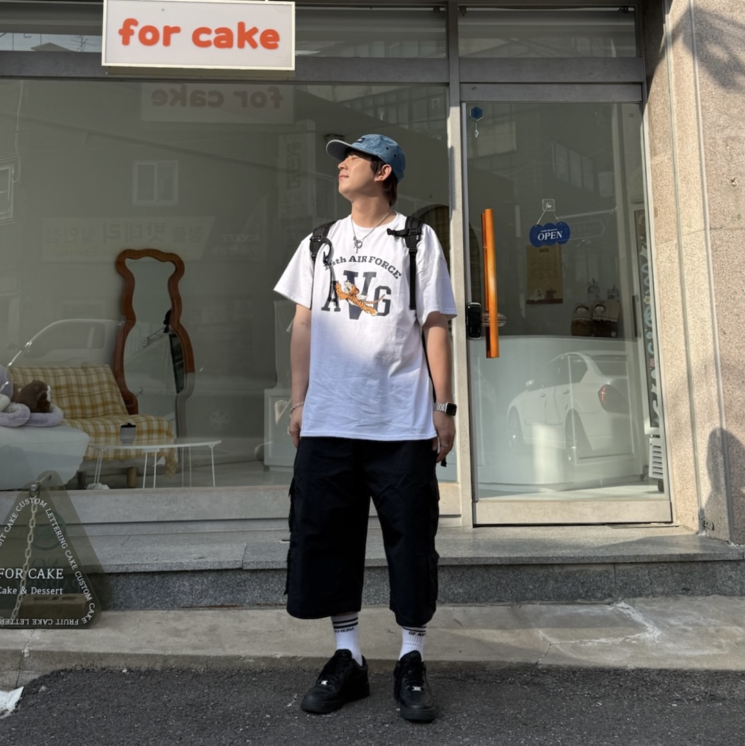 Gildan X American Collection AVG TIGER T-Shirt White 착용 스타일 - 5