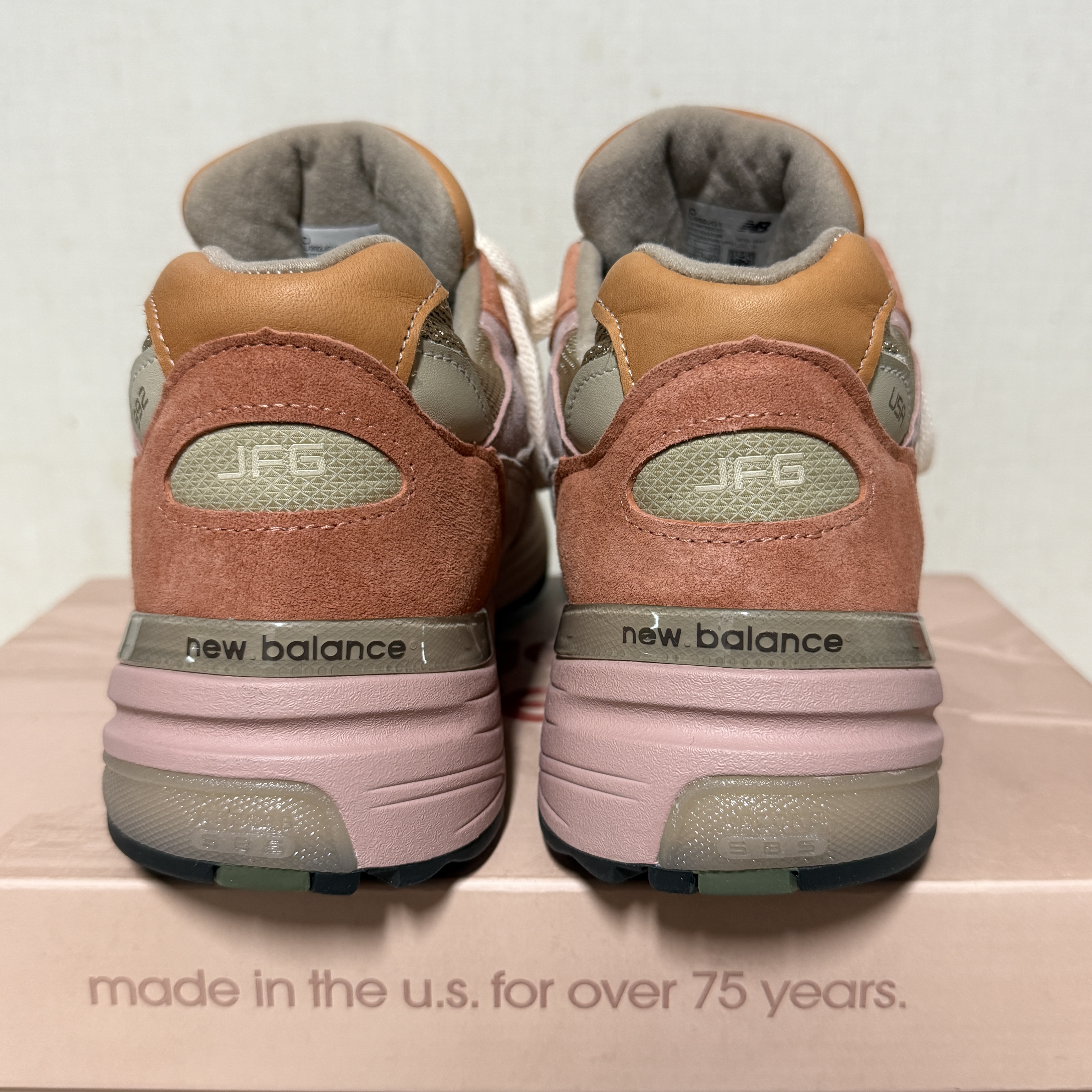 New Balance x Joe Freshgoods 992 Made in USA Aged Well 착용 스타일 - 3
