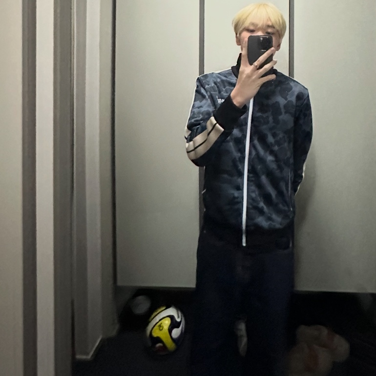Palm Angels Classic Track Jacket Black White, Nike x Supreme Air Force 1 Low Black 착용 스타일 - 1
