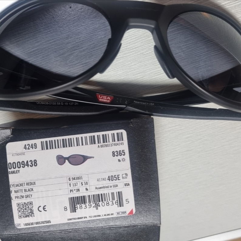 Oakley Eye Jacket Redux Matte Black Frame Prizm Grey Lenses High Bridge Fit 착용 스타일