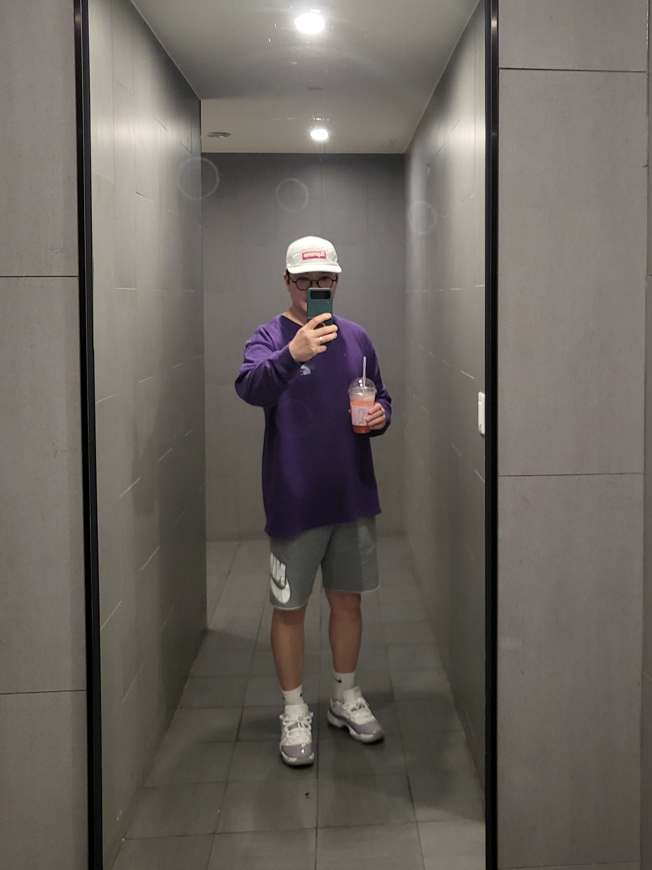 Supreme Coated Denim Camp Cap White - 24SS, Jordan 11 Retro Low Cement Grey 착용 스타일